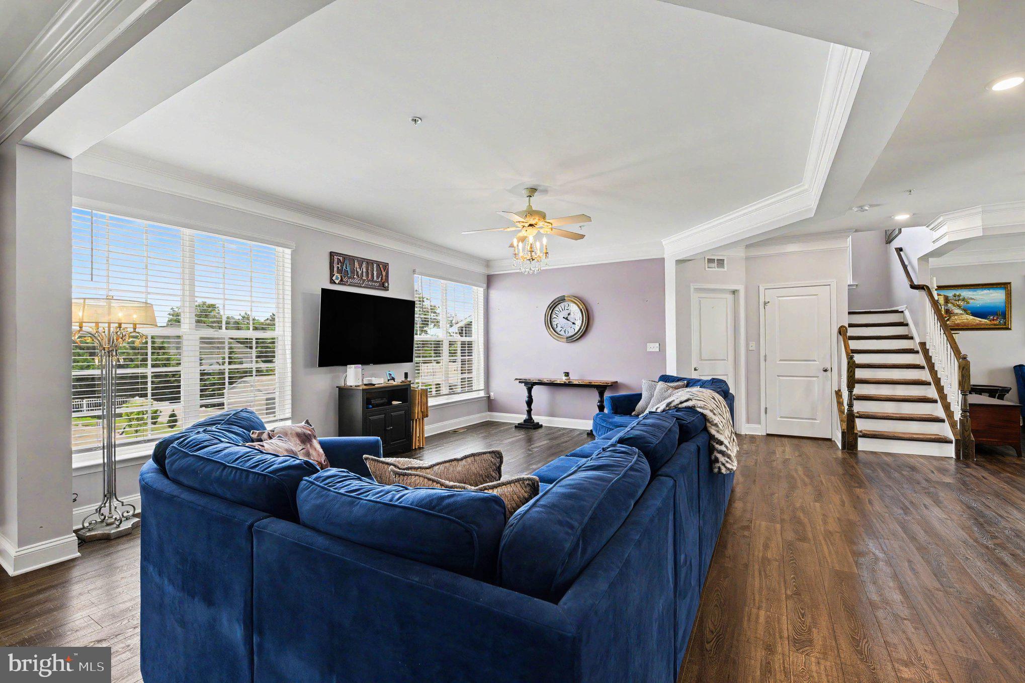 SOMERSET HILL - Residential