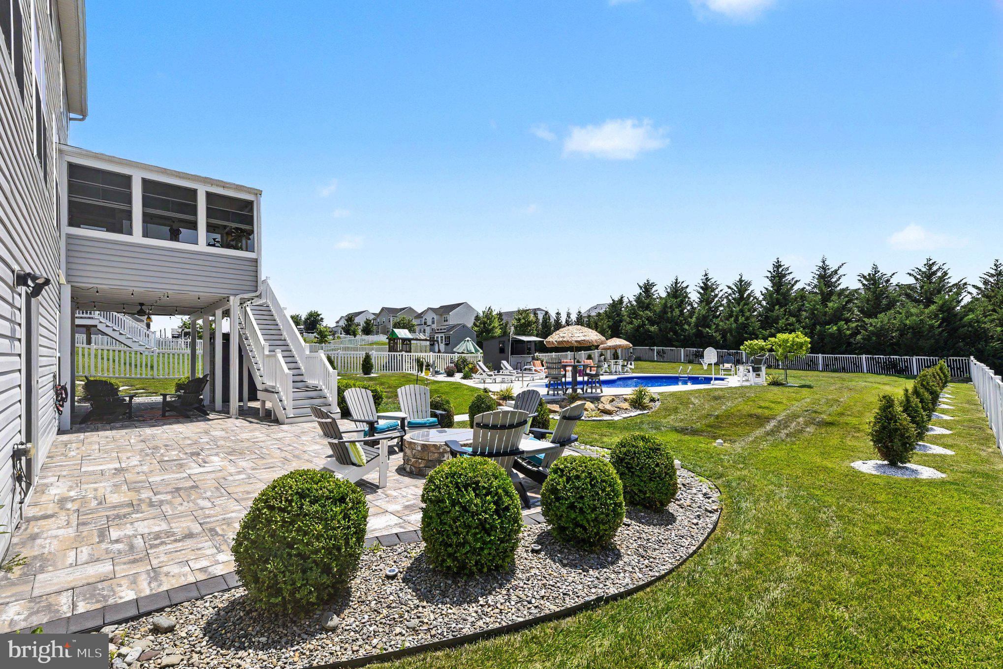 SOMERSET HILL - Residential