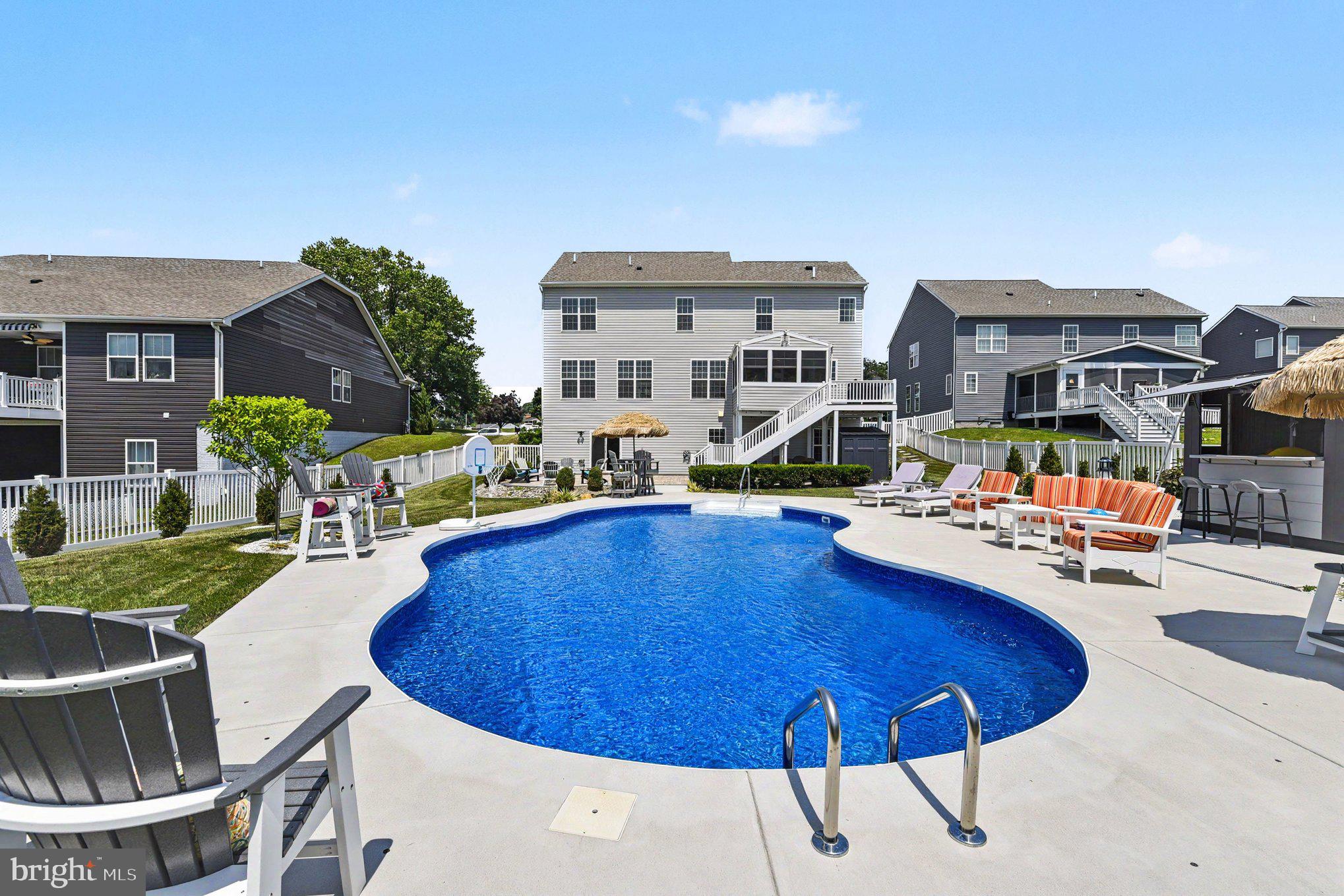 SOMERSET HILL - Residential