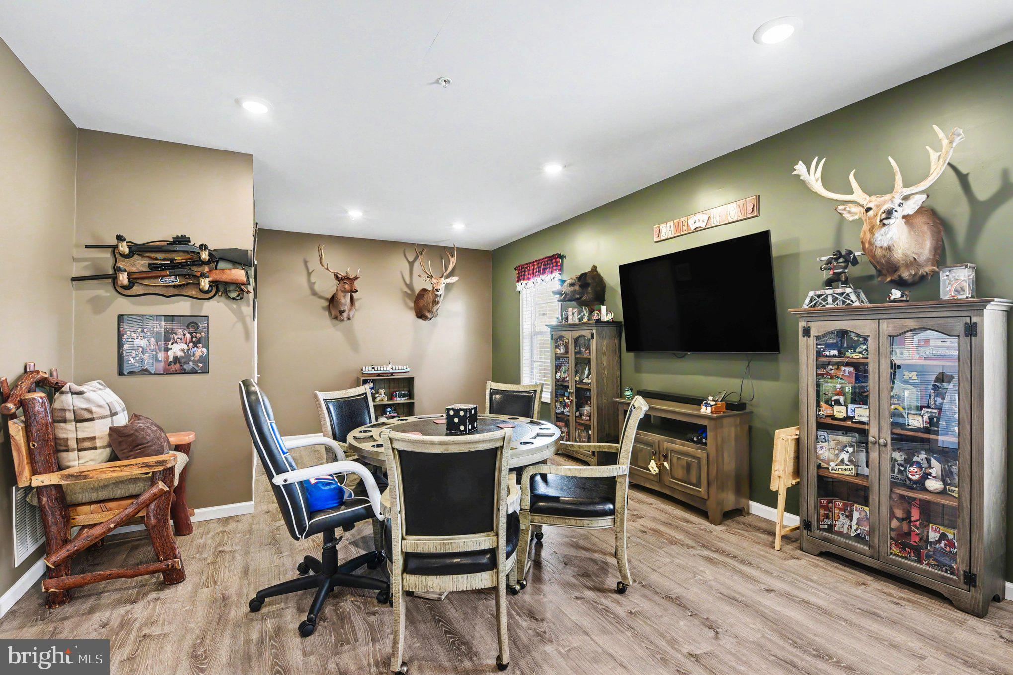 SOMERSET HILL - Residential