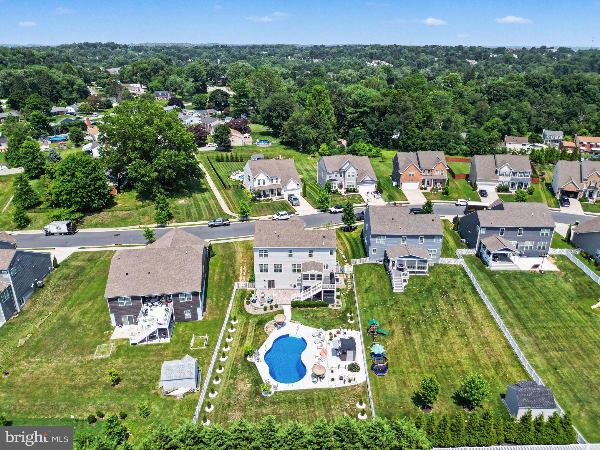 SOMERSET HILL - Residential