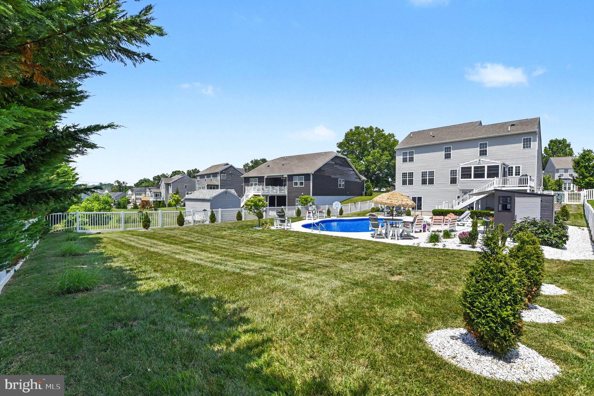 SOMERSET HILL - Residential