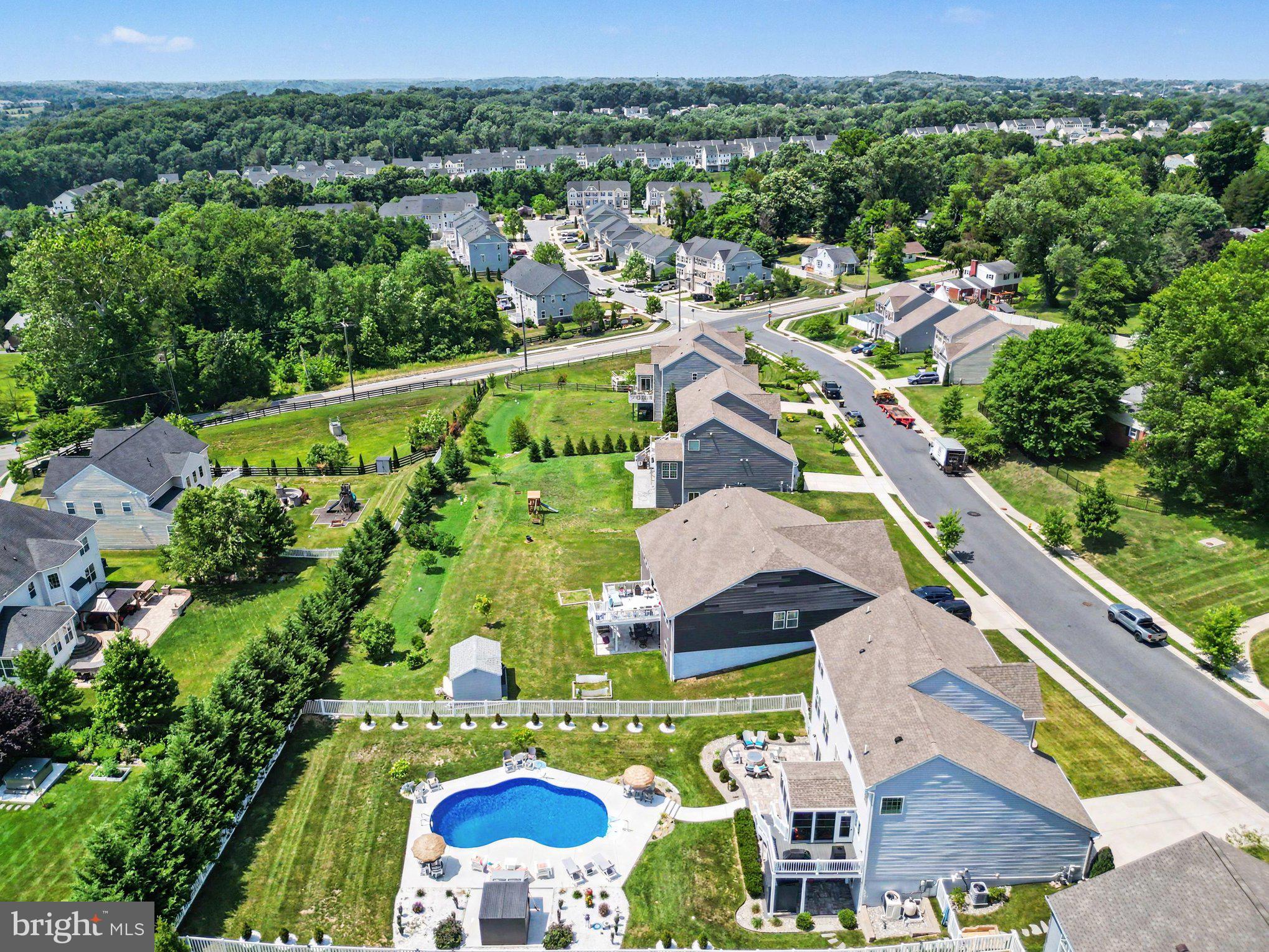 SOMERSET HILL - Residential