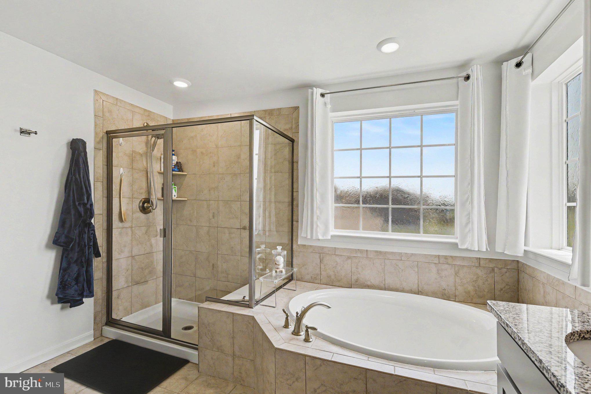 SOMERSET HILL - Residential