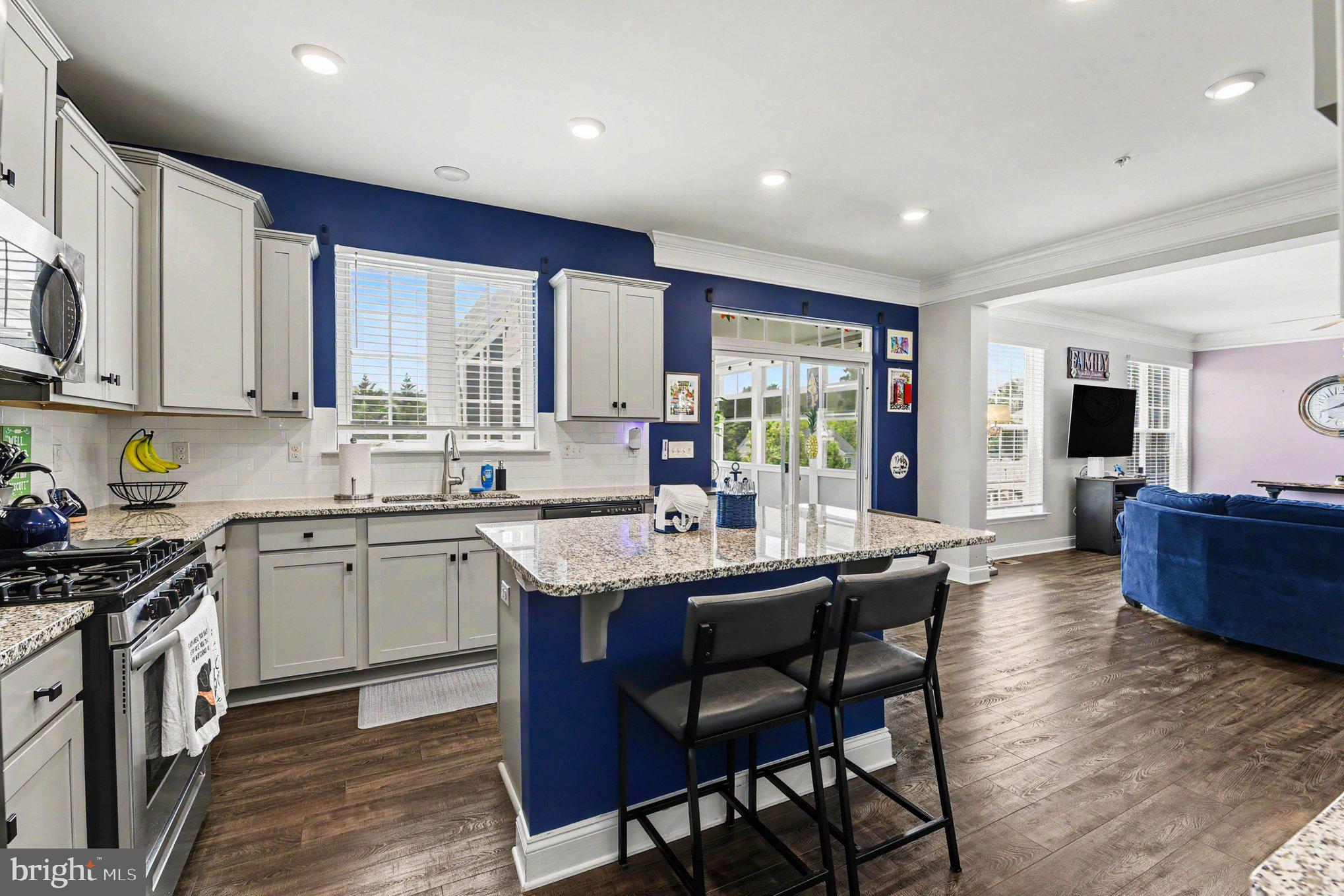 SOMERSET HILL - Residential