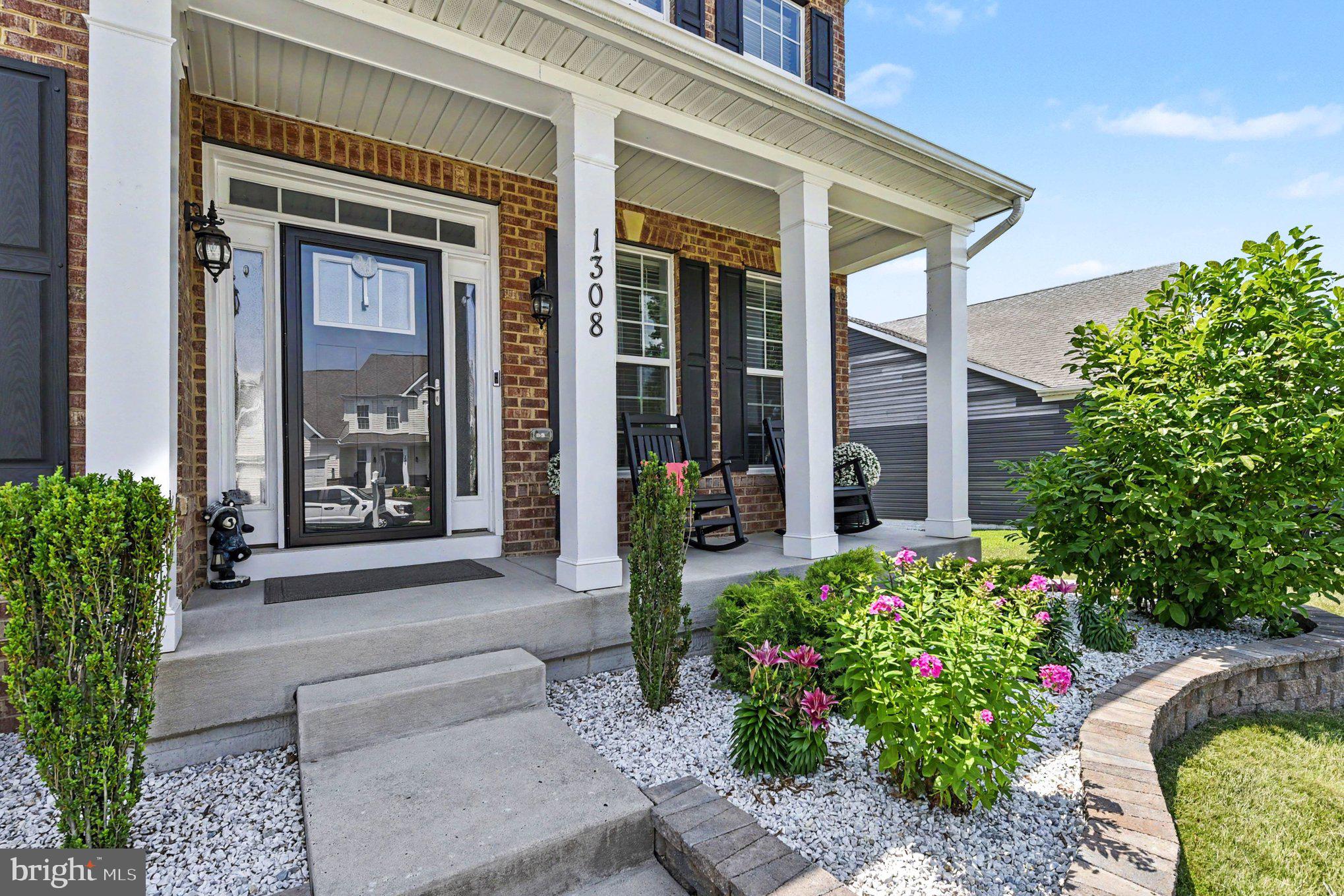SOMERSET HILL - Residential