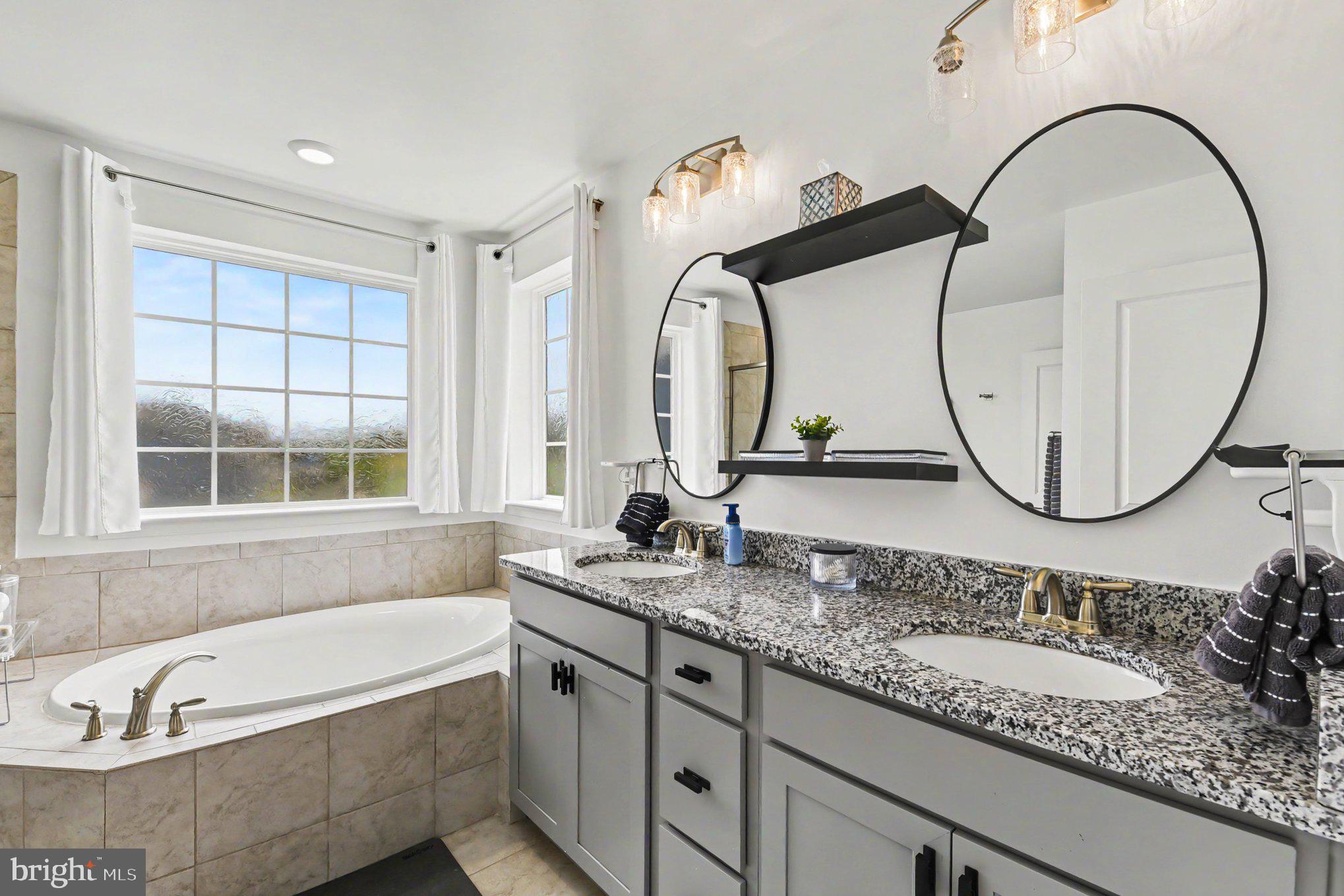 SOMERSET HILL - Residential