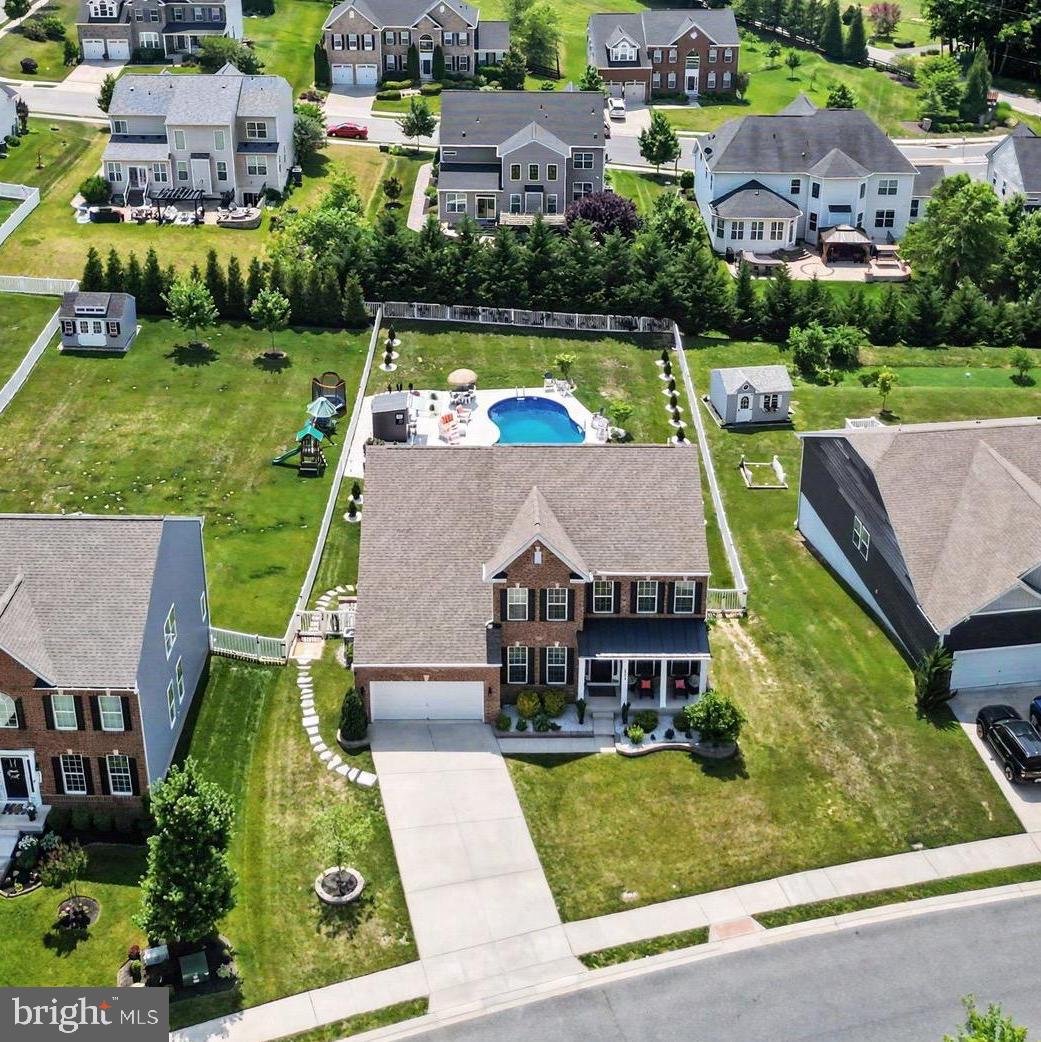 SOMERSET HILL - Residential