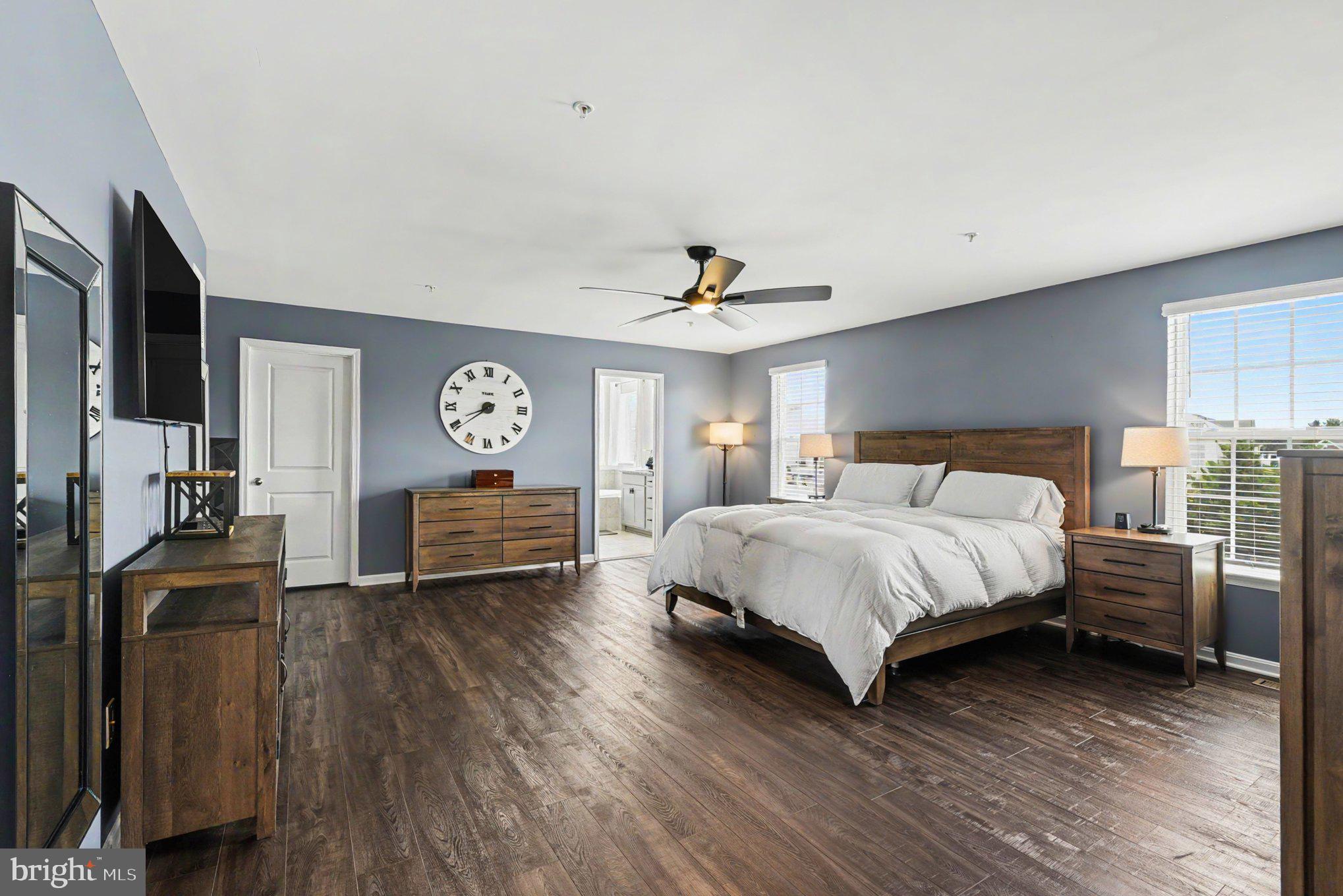 SOMERSET HILL - Residential