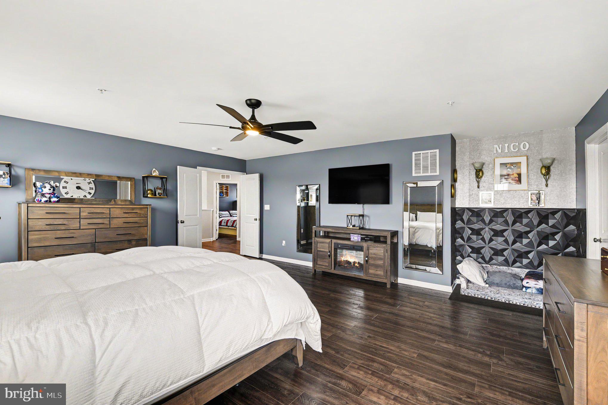 SOMERSET HILL - Residential