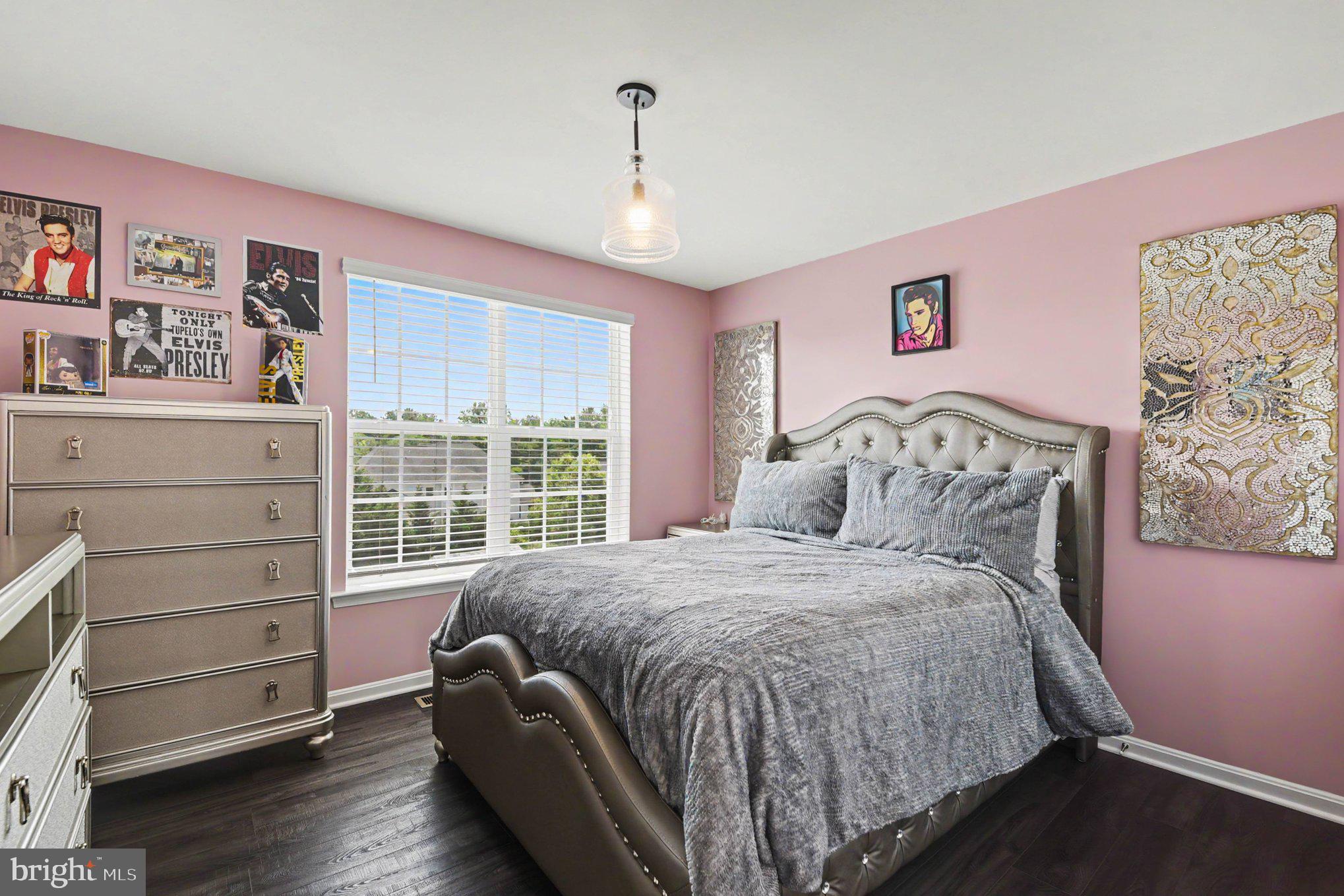 SOMERSET HILL - Residential