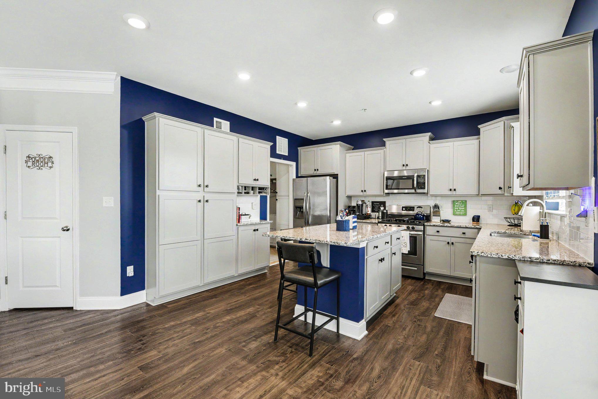 SOMERSET HILL - Residential
