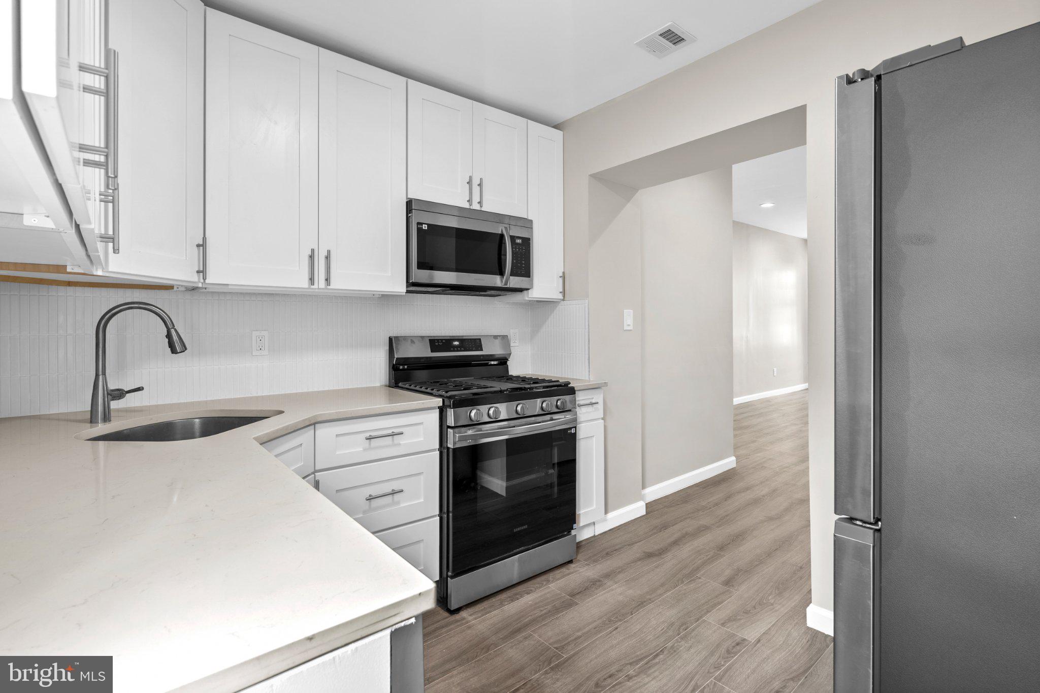 POINT BREEZE - Residential