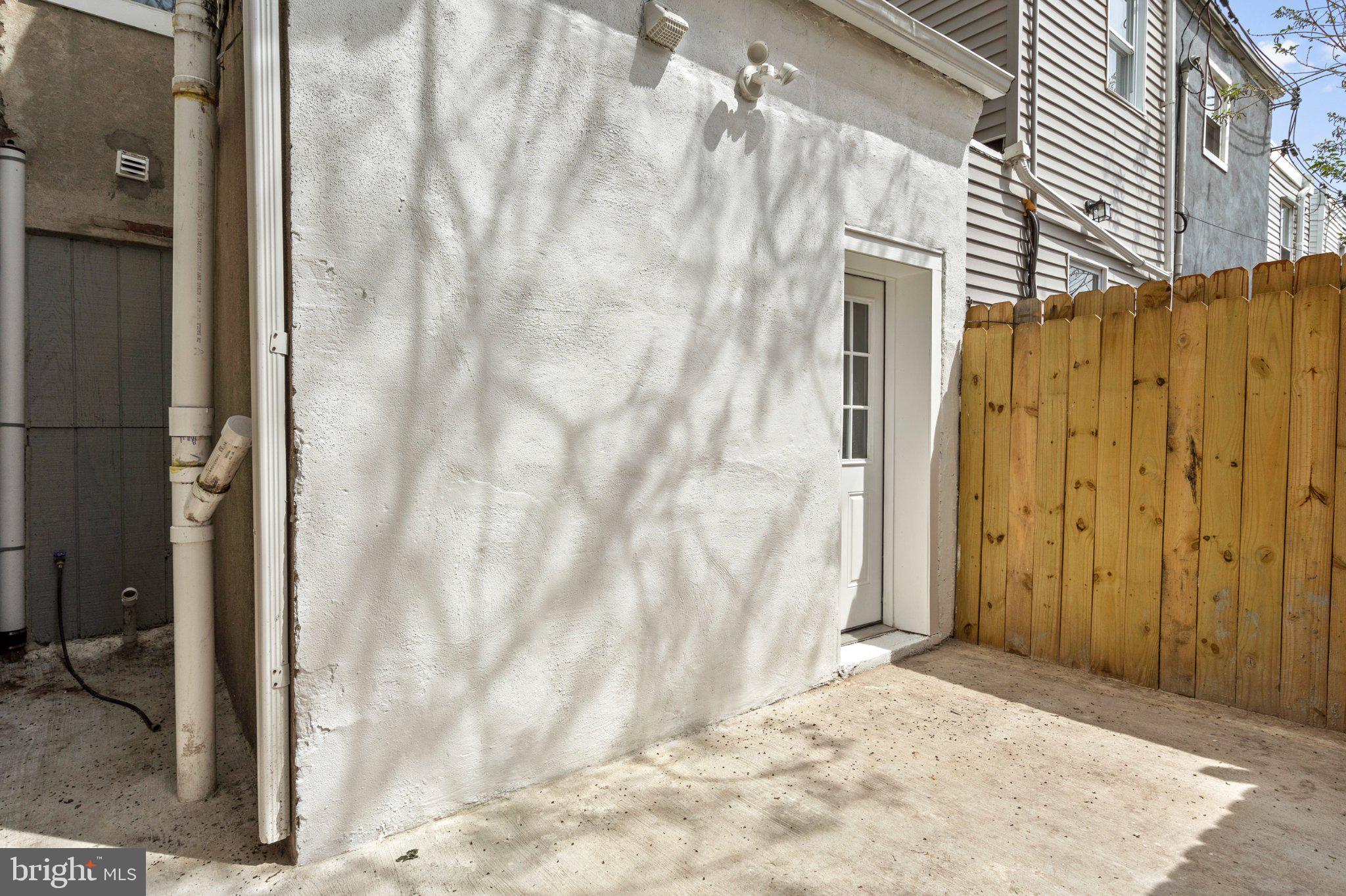 POINT BREEZE - Residential