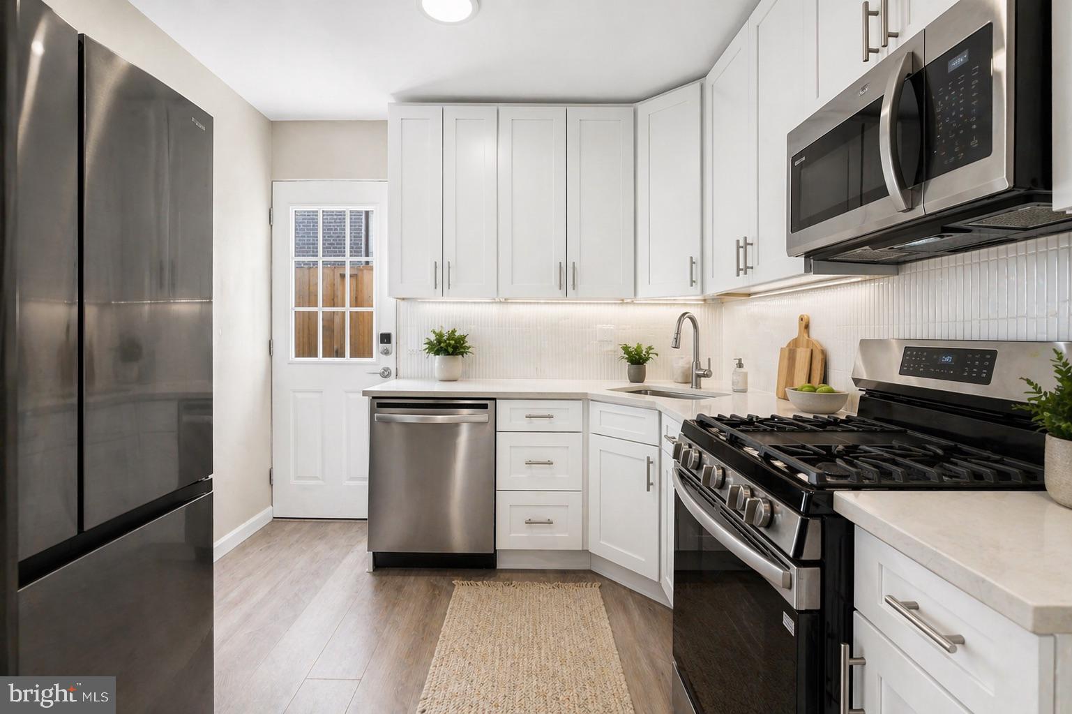 POINT BREEZE - Residential