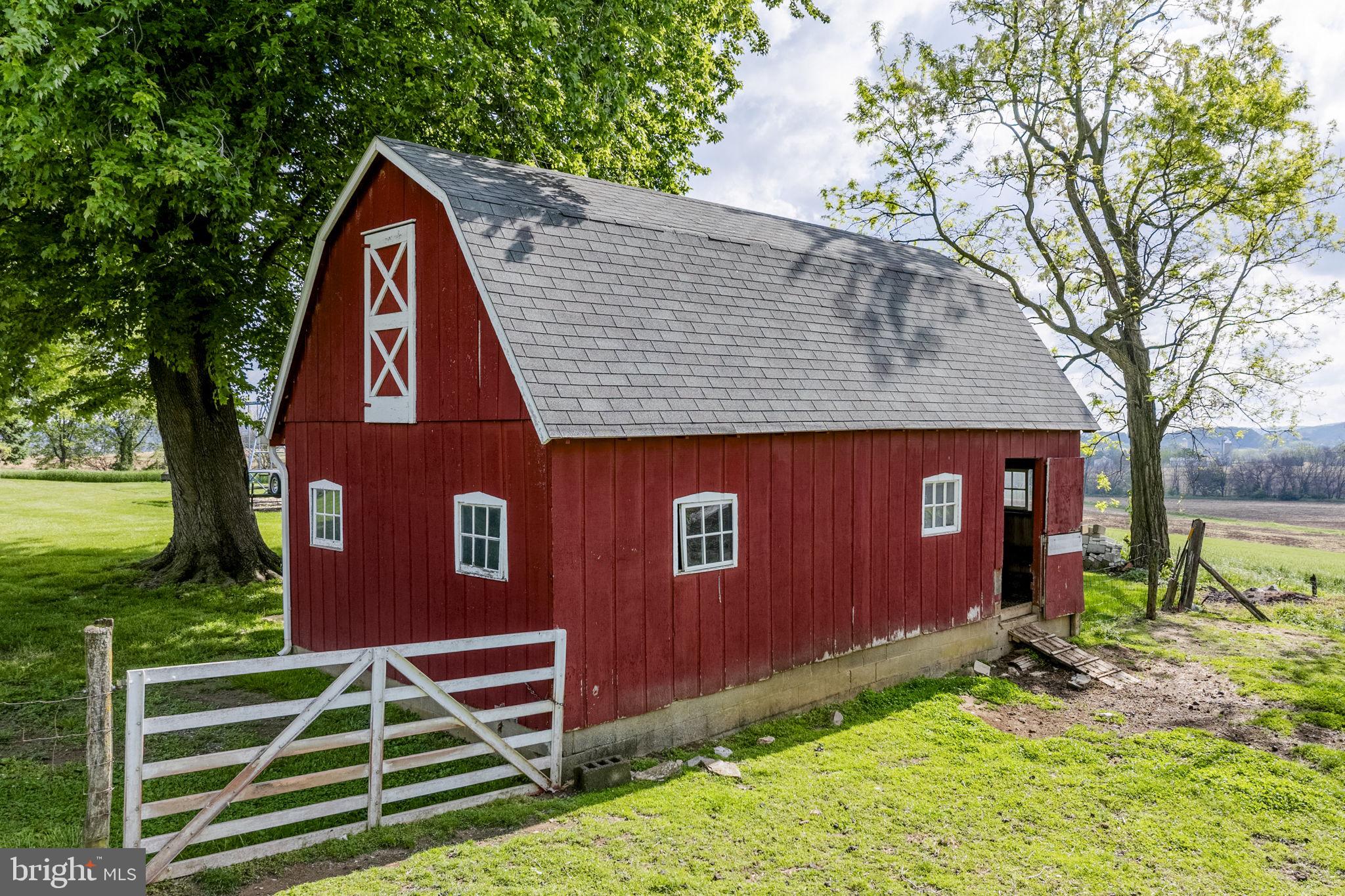 EAST EARL TWP - Residential