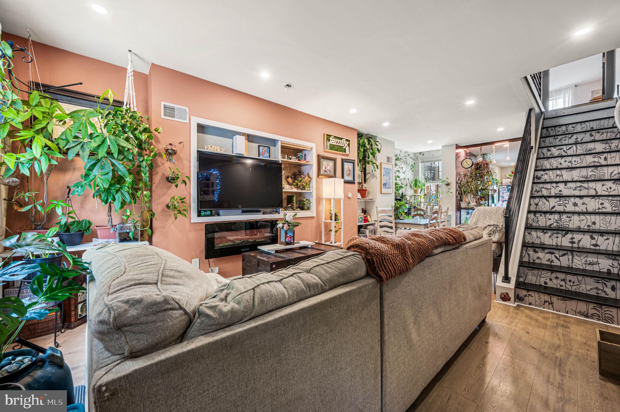 BRIDESBURG - Residential