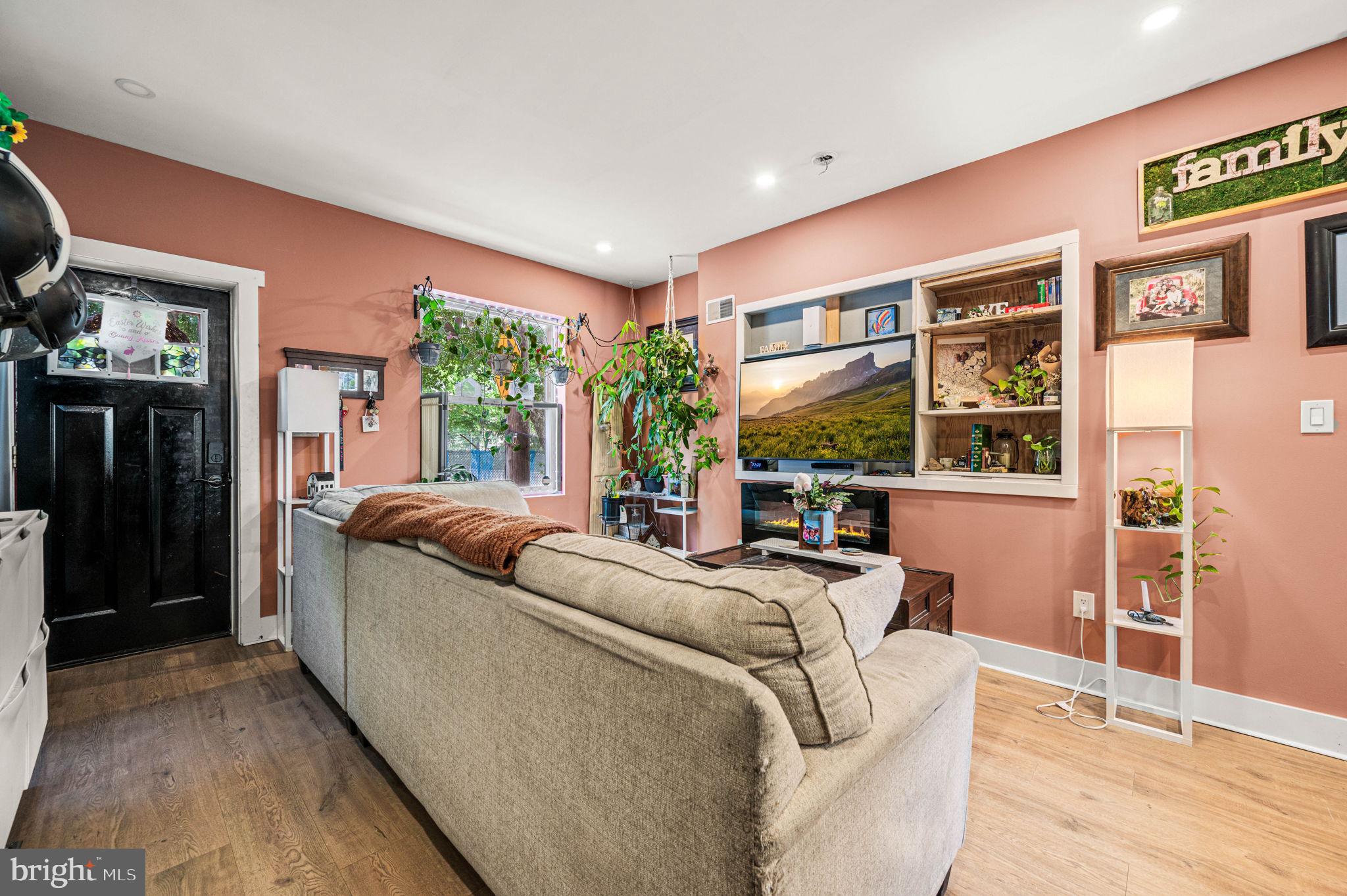 BRIDESBURG - Residential