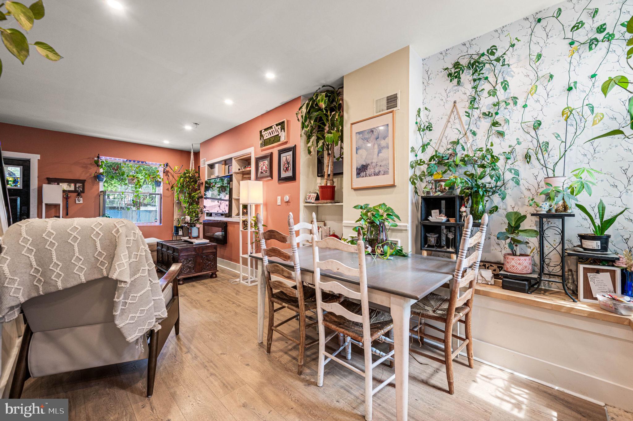 BRIDESBURG - Residential