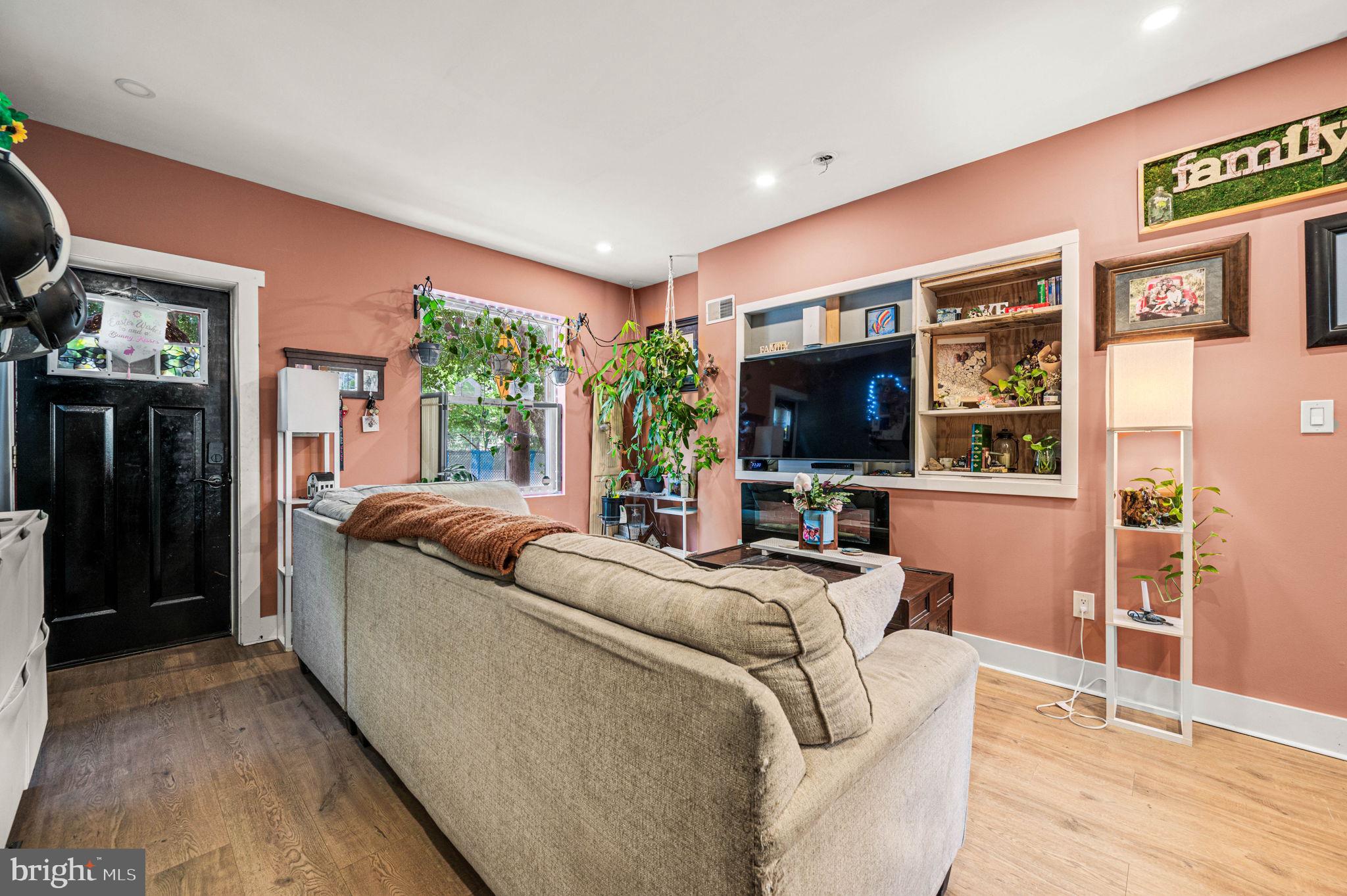 BRIDESBURG - Residential