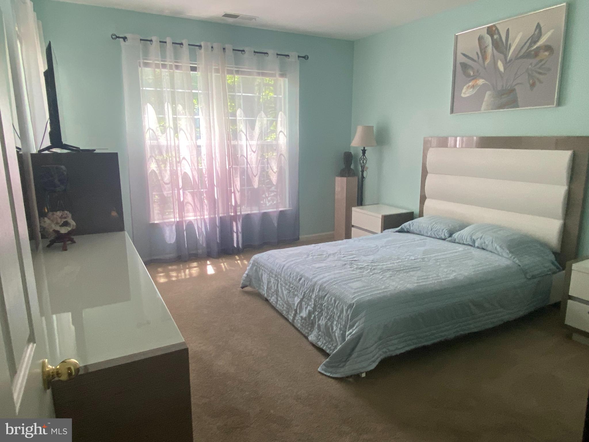 HOLLINGTON - Residential
