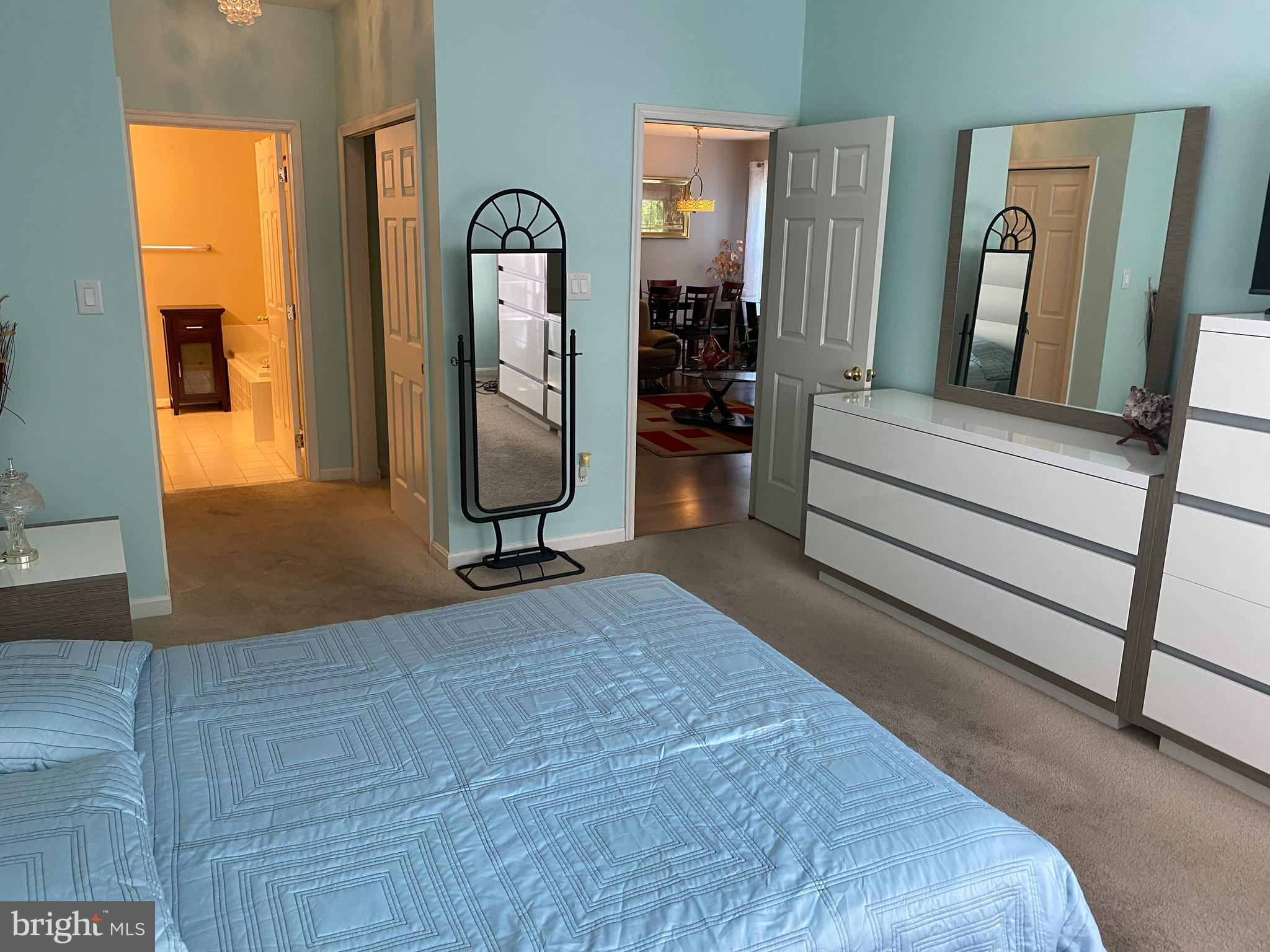 HOLLINGTON - Residential
