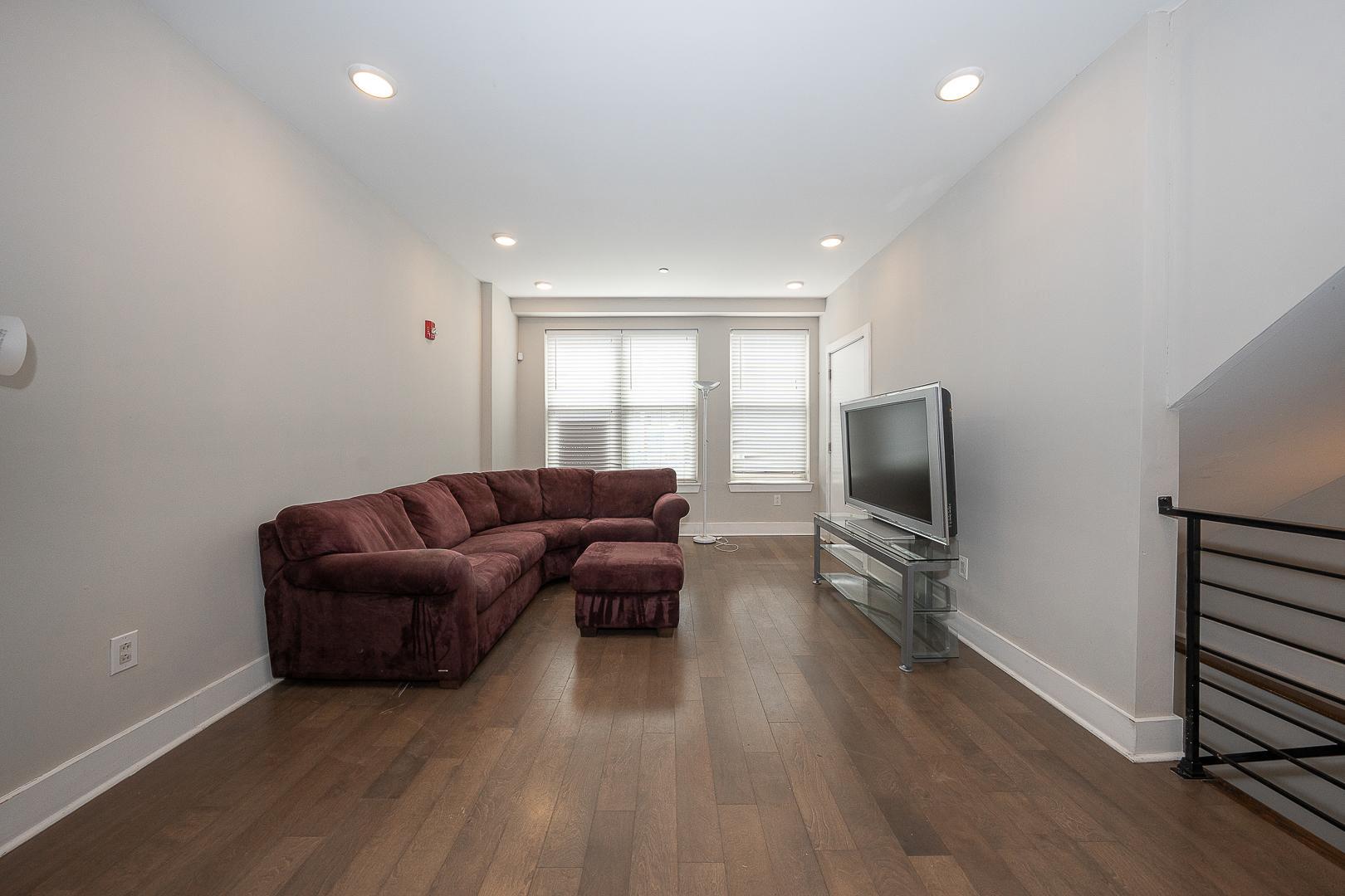 EAST KENSINGTON - Residential