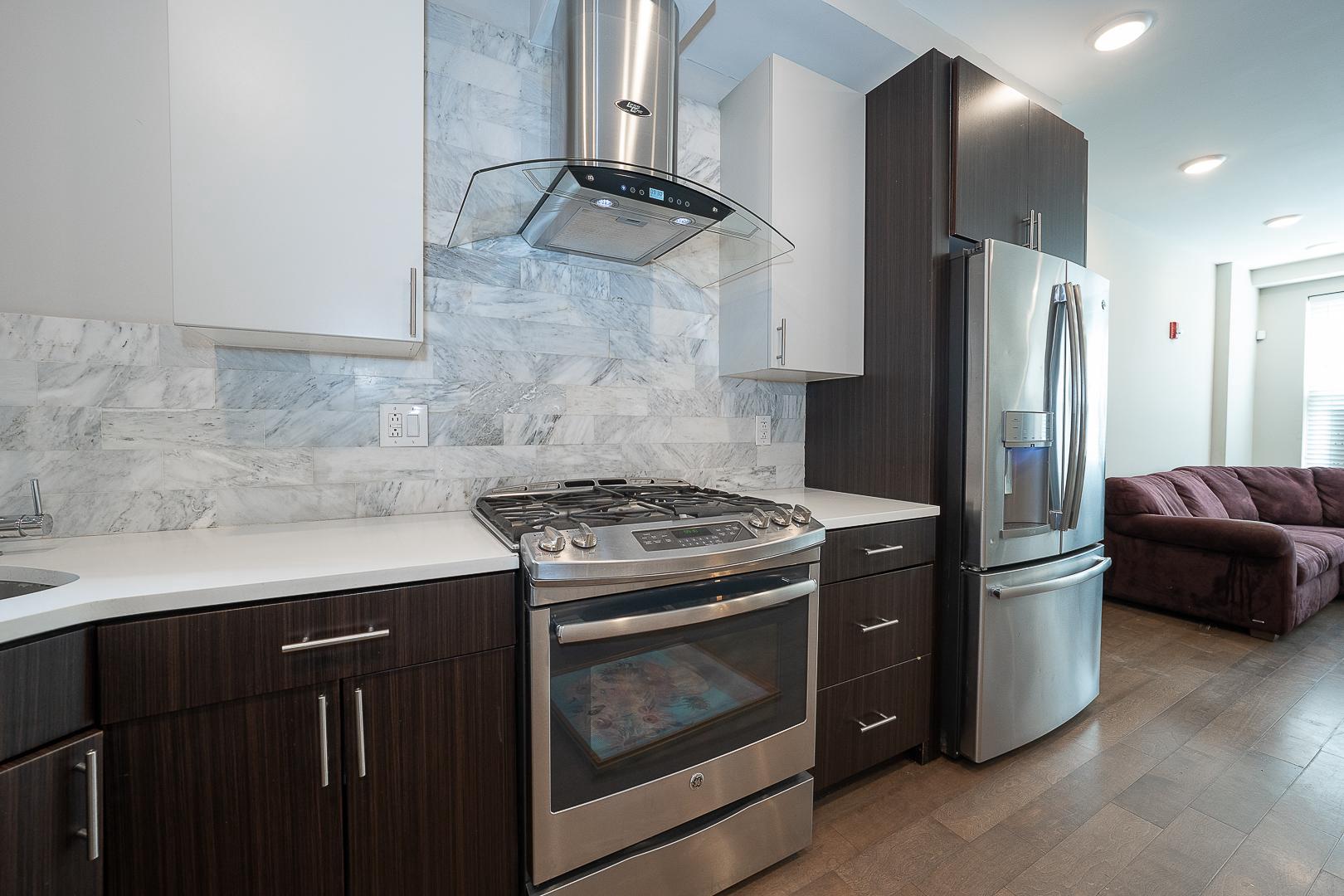 EAST KENSINGTON - Residential