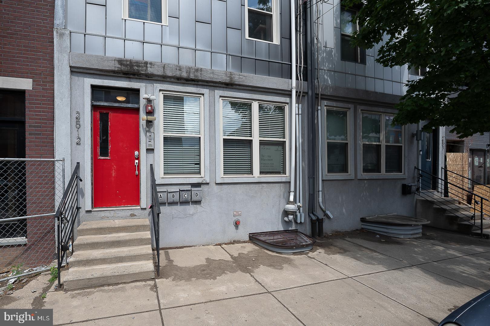 EAST KENSINGTON - Residential