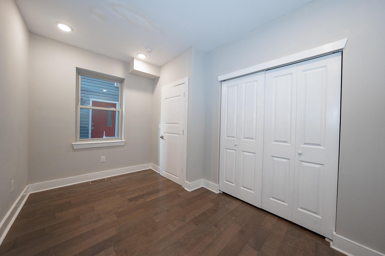 EAST KENSINGTON - Residential