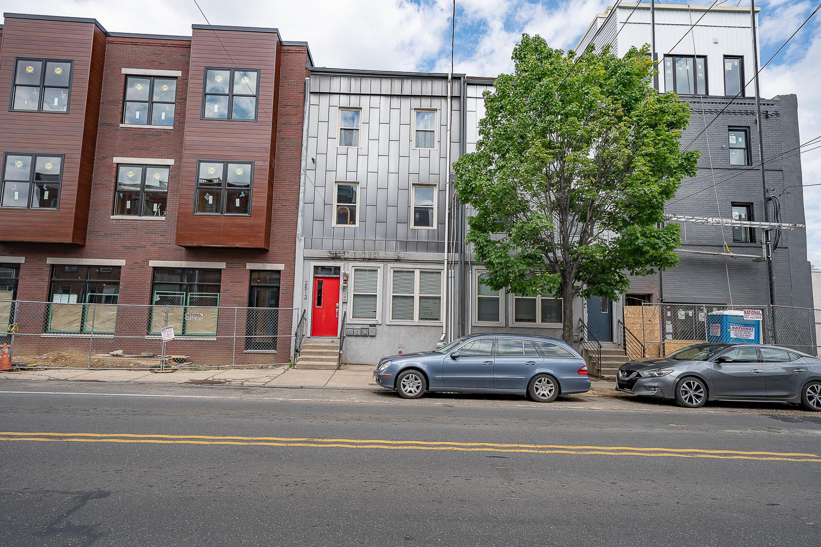 EAST KENSINGTON - Residential