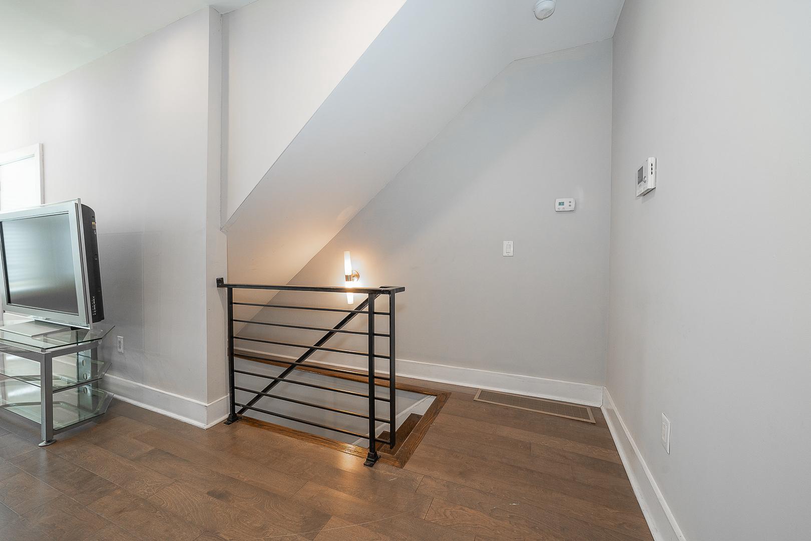 EAST KENSINGTON - Residential
