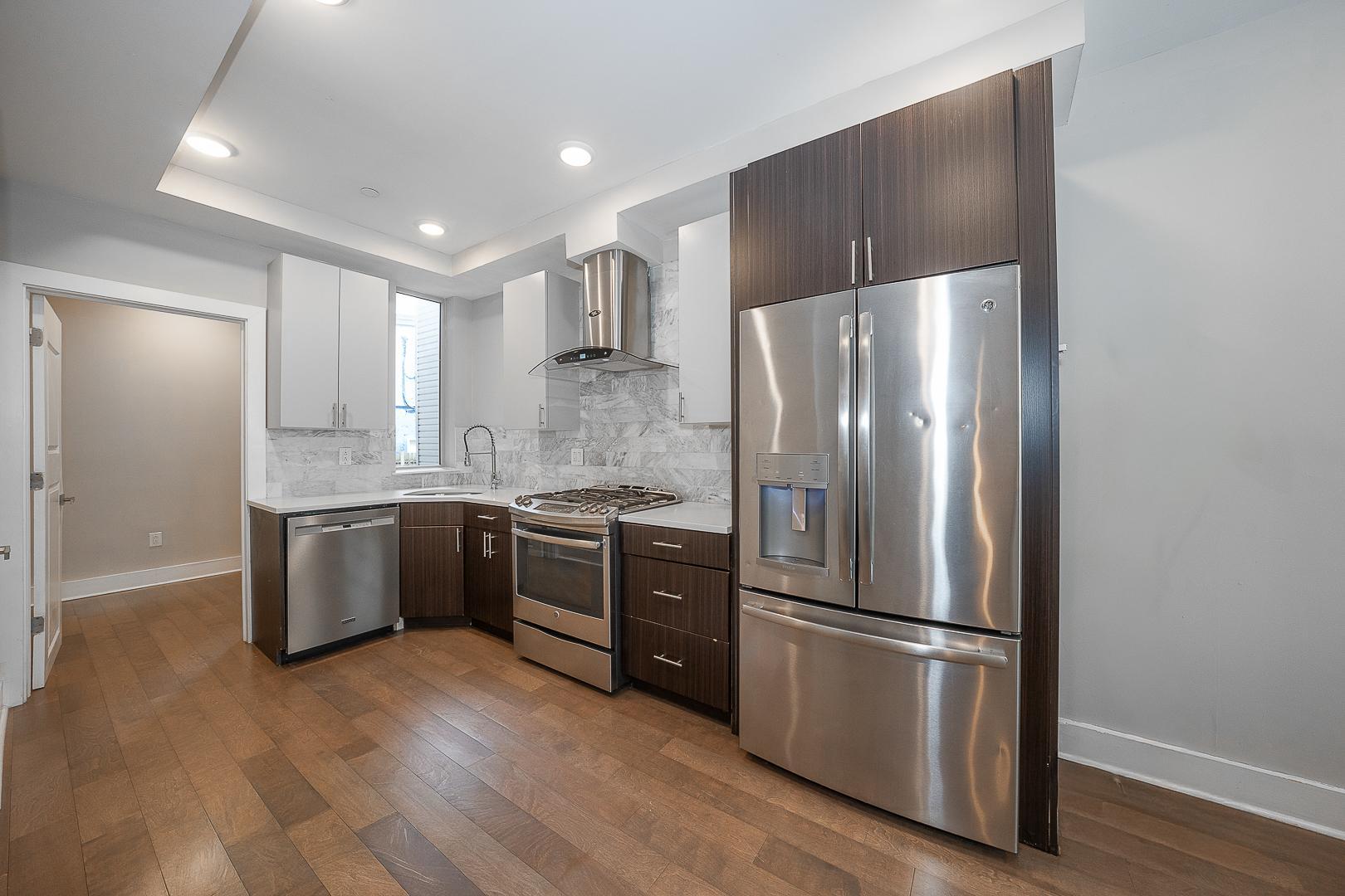 EAST KENSINGTON - Residential