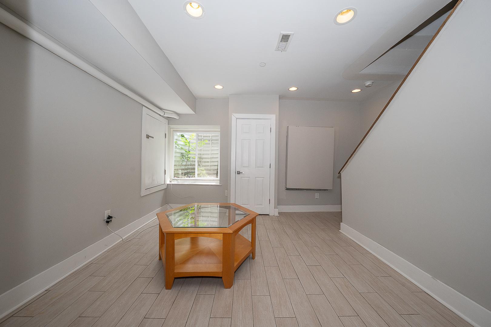 EAST KENSINGTON - Residential