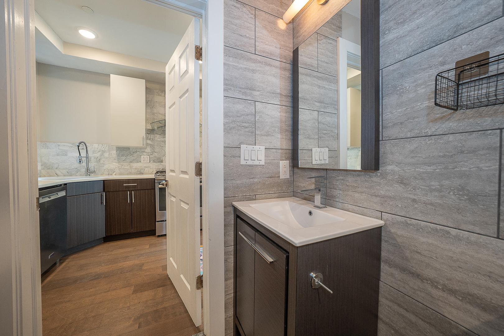 EAST KENSINGTON - Residential