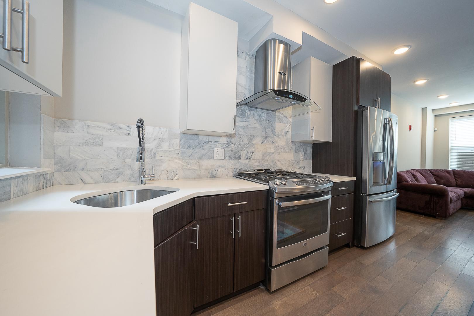 EAST KENSINGTON - Residential