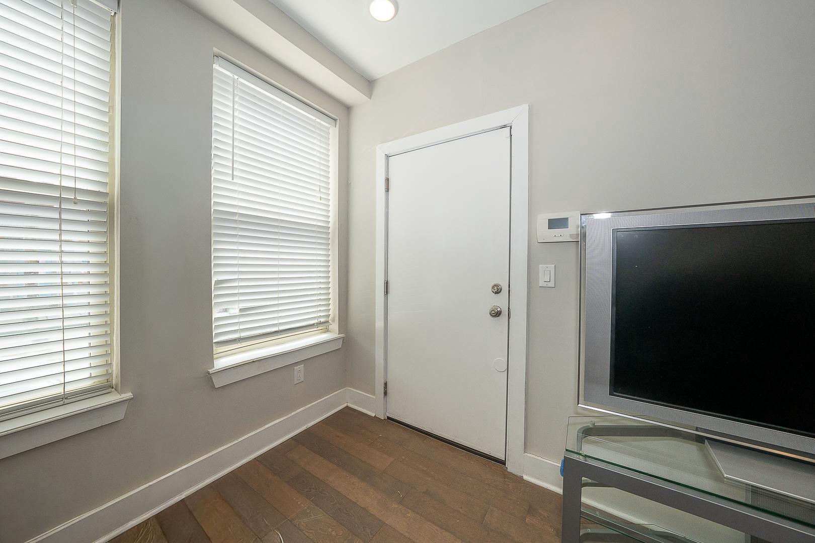 EAST KENSINGTON - Residential
