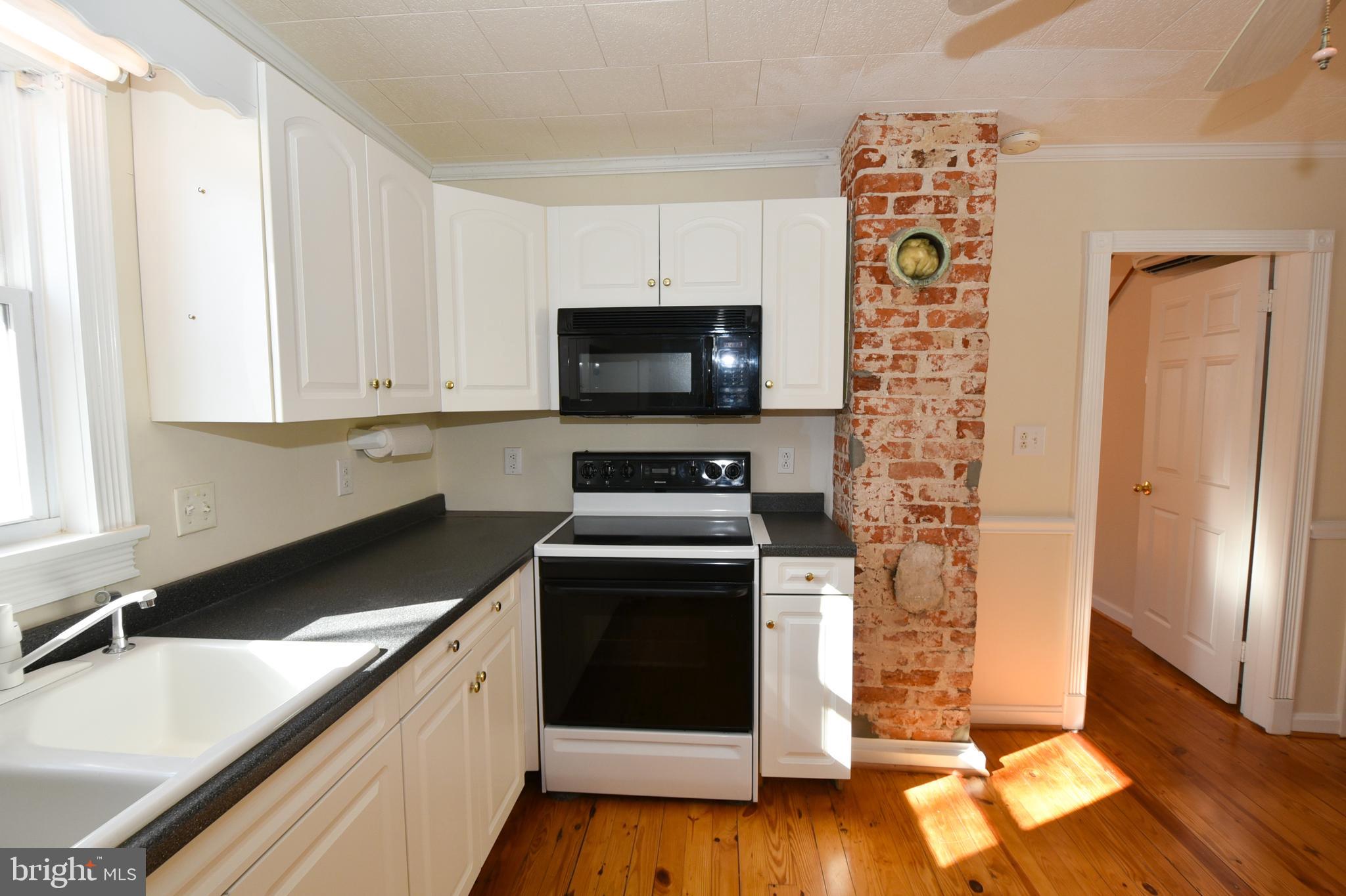 DOWNTOWN FREDERICKSBURG - Residential Lease