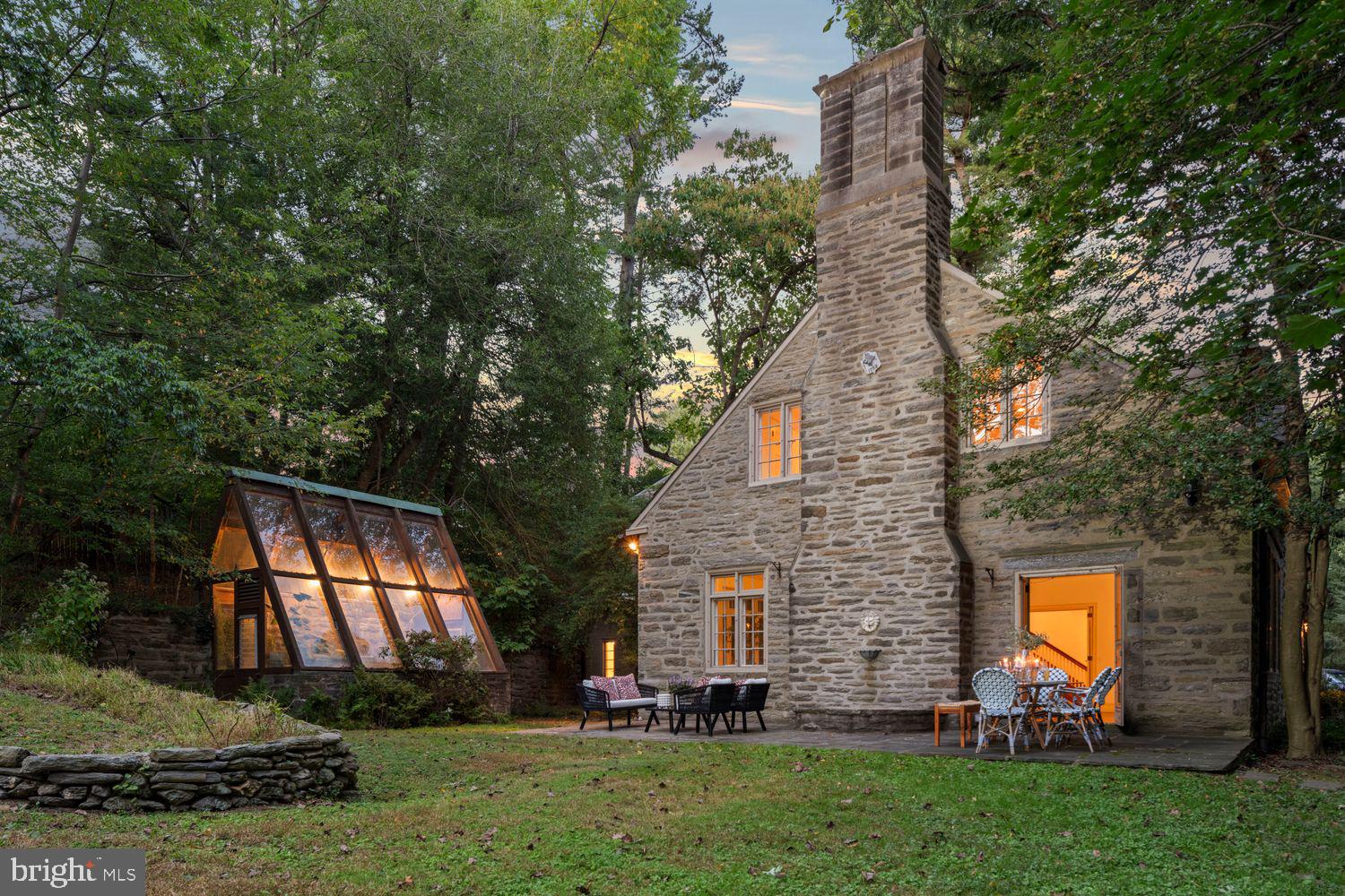 CHESTNUT HILL - Residential