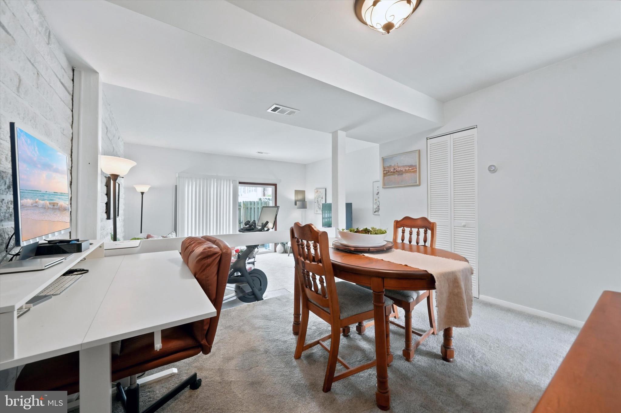 WILLIAMSBURG VIL - Residential