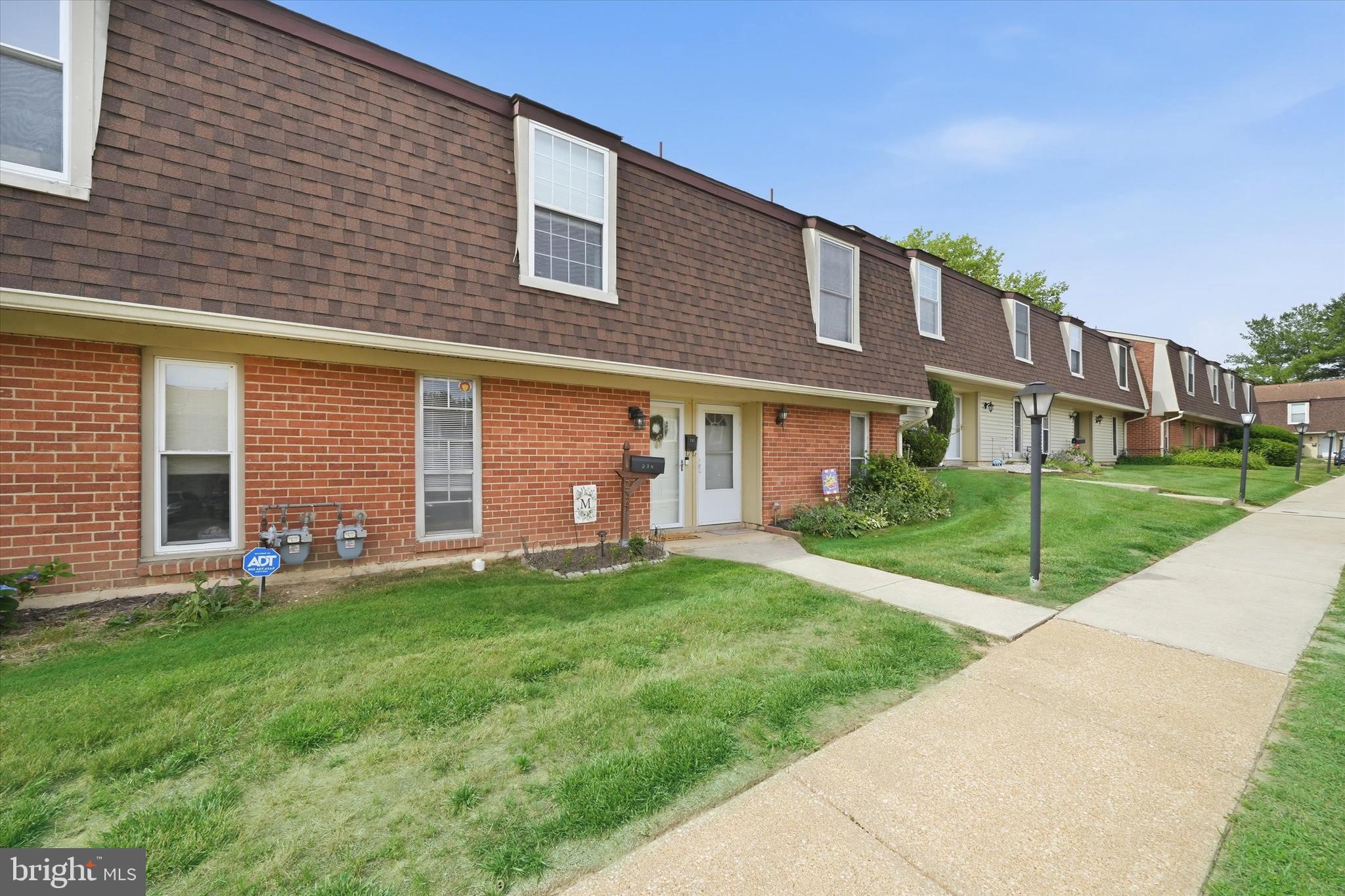 WILLIAMSBURG VIL - Residential