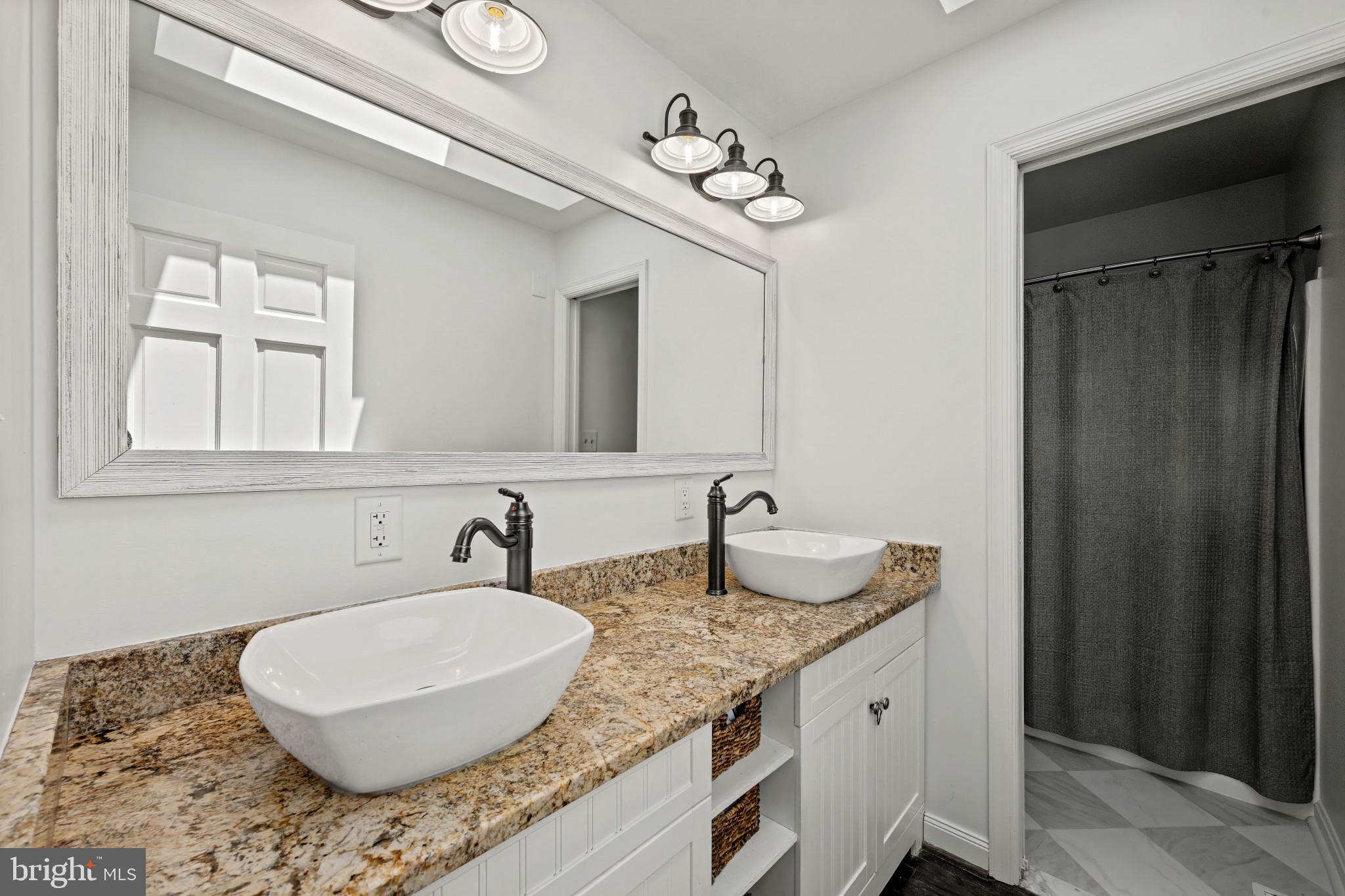 MUNSON HEIGHTS - Residential