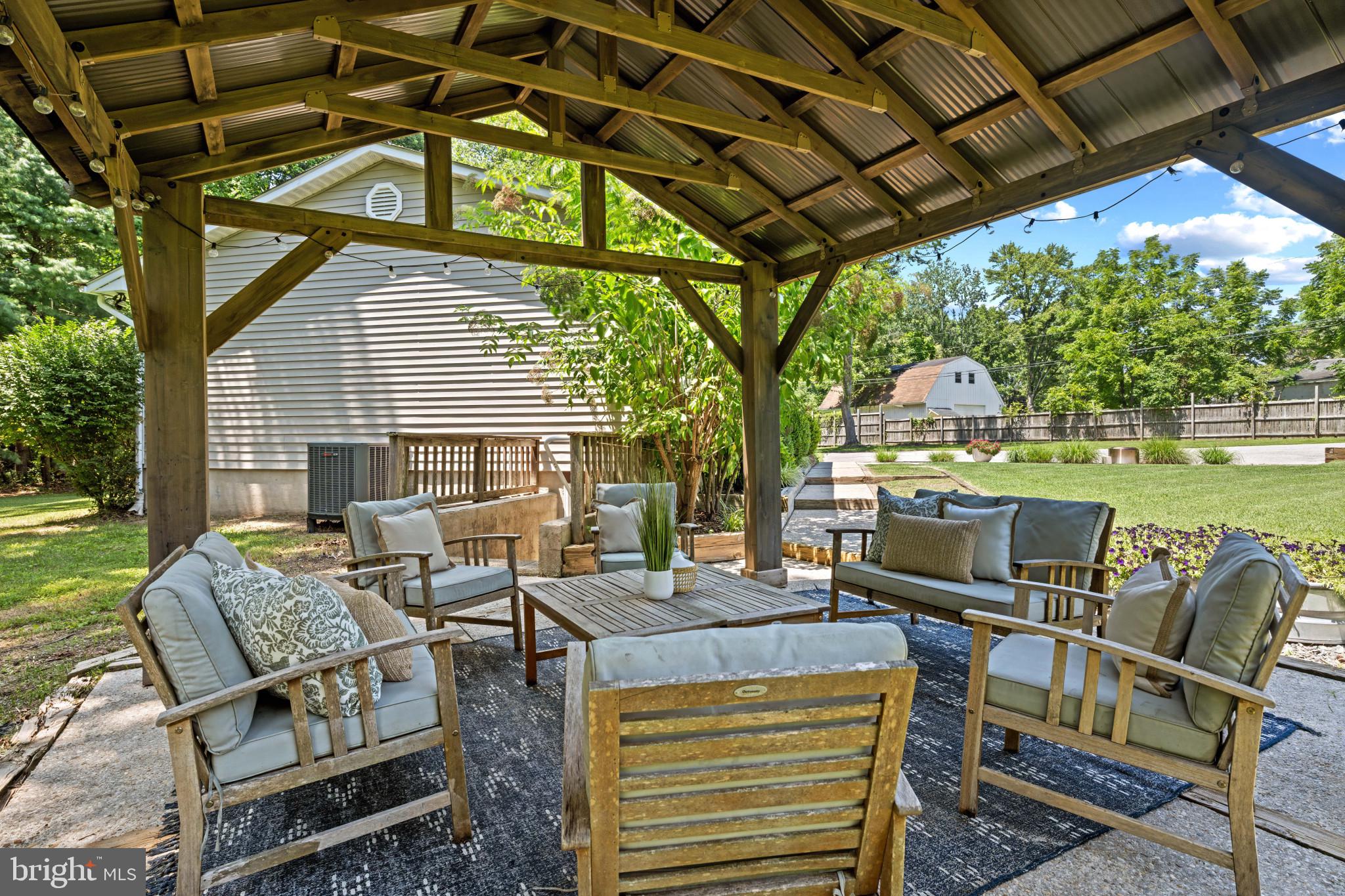 MUNSON HEIGHTS - Residential