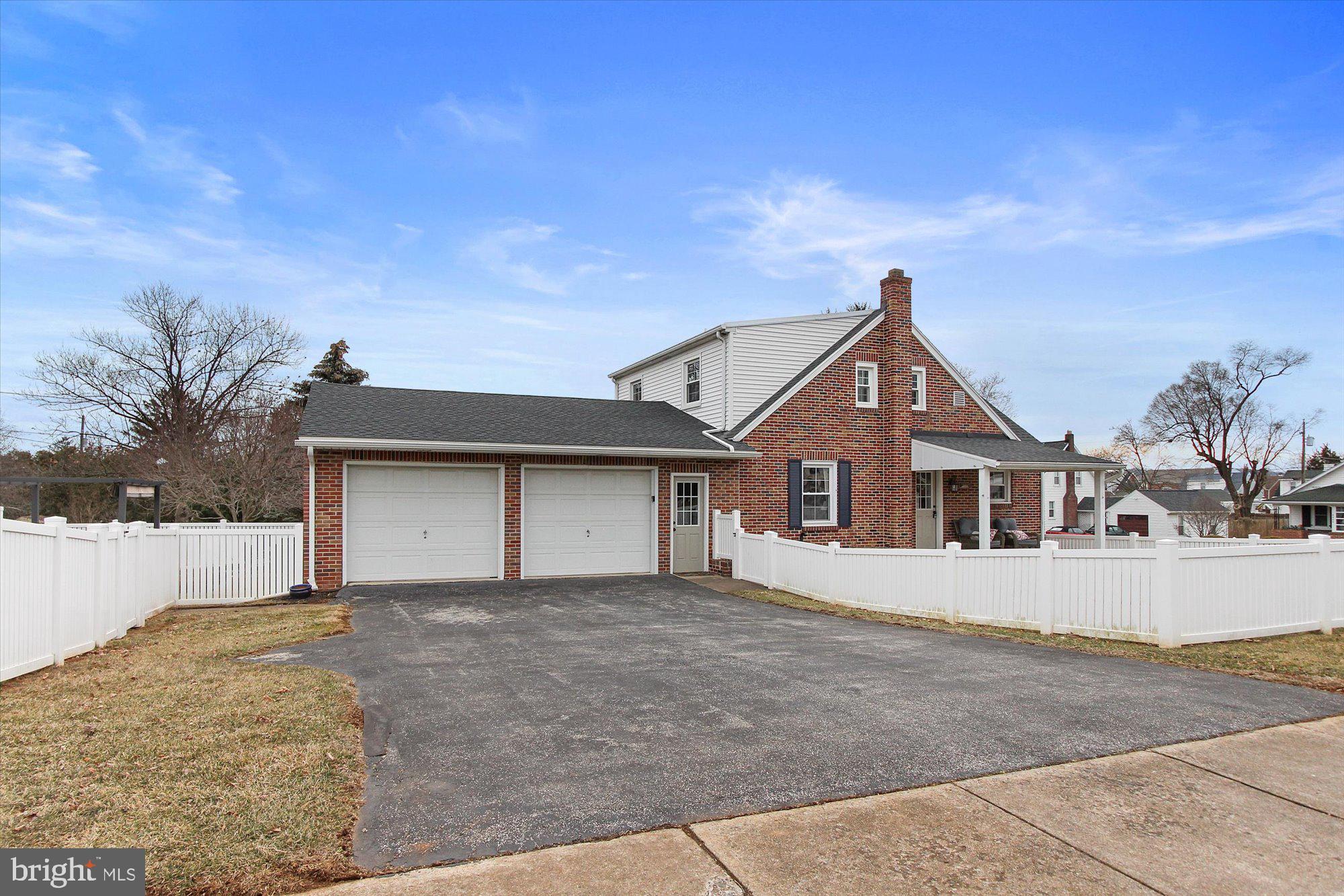 Like new this property has been totally remodeled top to bottom in 2018. List of all features in agent docs.
New roof , Kitchen  and kitchen appliances , flooring, bathrooms and much more! There is the possibility
of finishing part of the basement for additional living space. Don't miss this lovely property!
