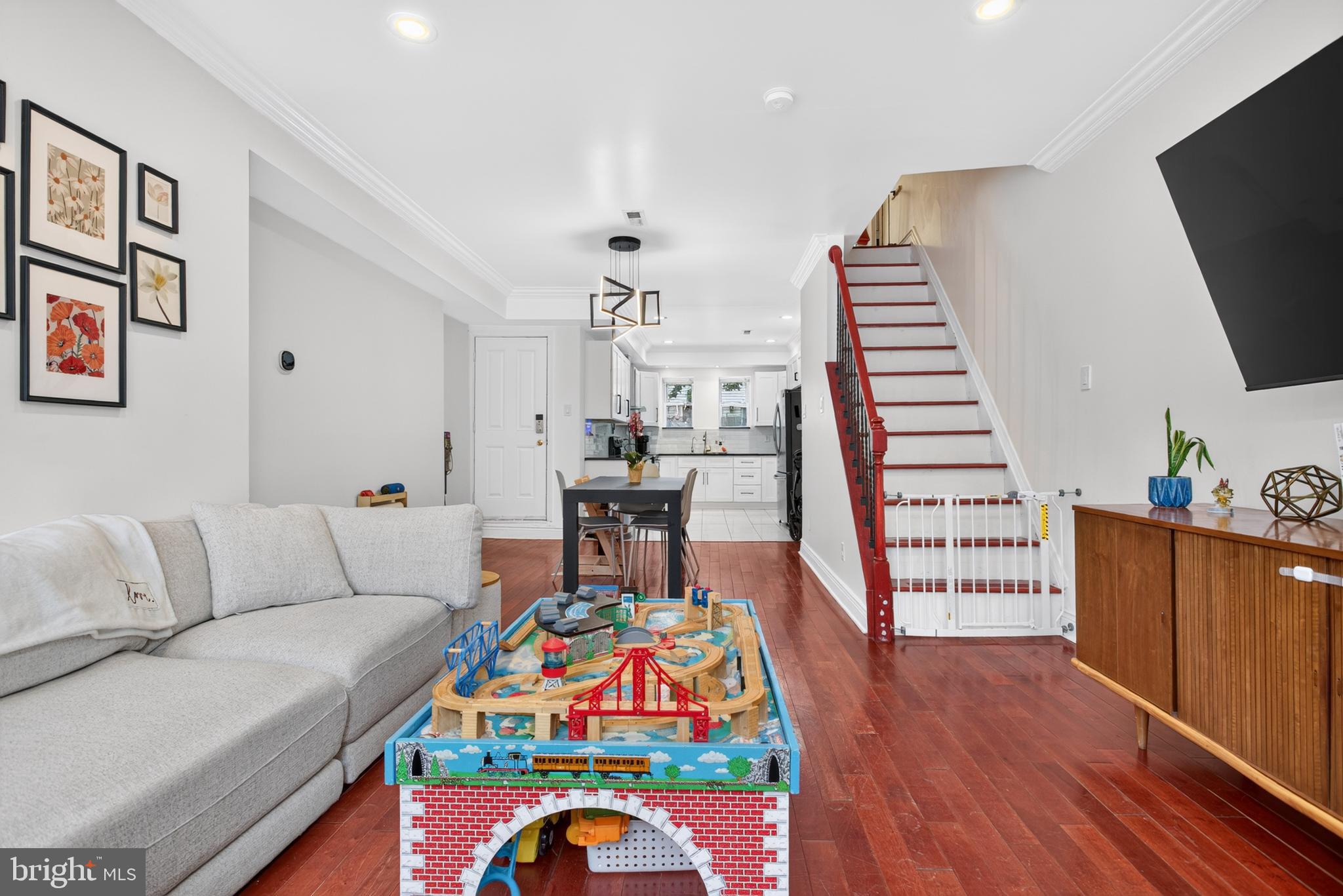 POINT BREEZE - Residential