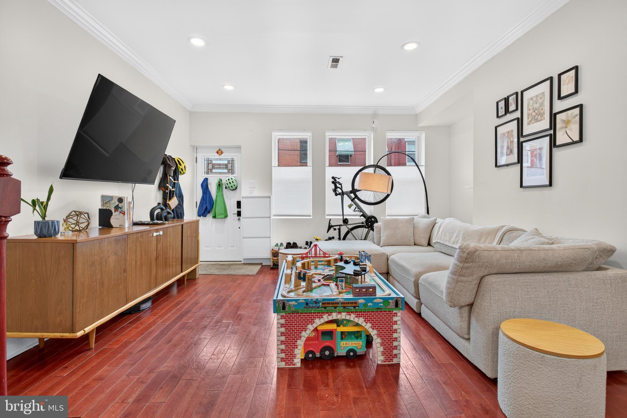 POINT BREEZE - Residential