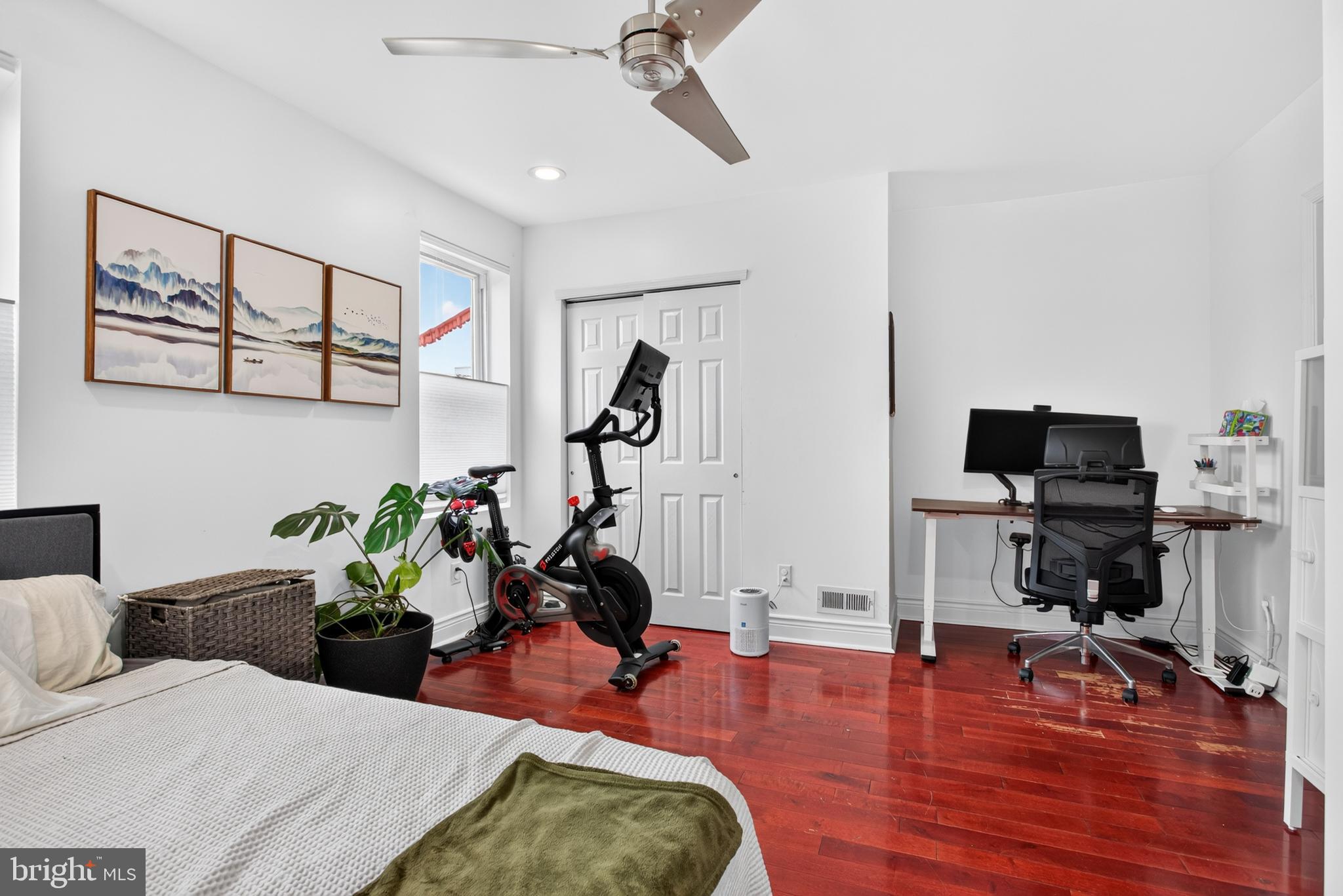 POINT BREEZE - Residential