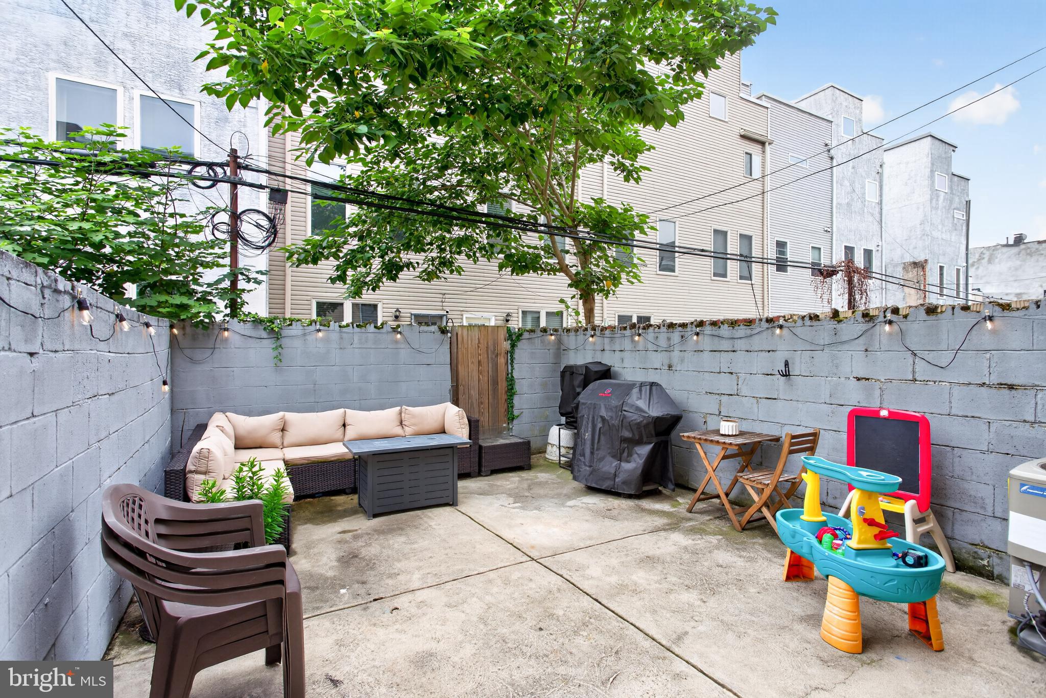 POINT BREEZE - Residential