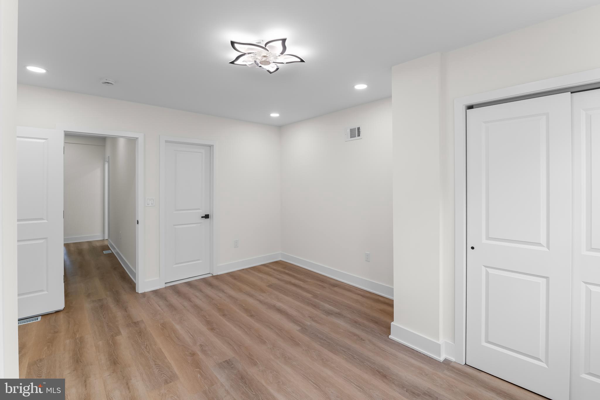 COBBS CREEK - Residential
