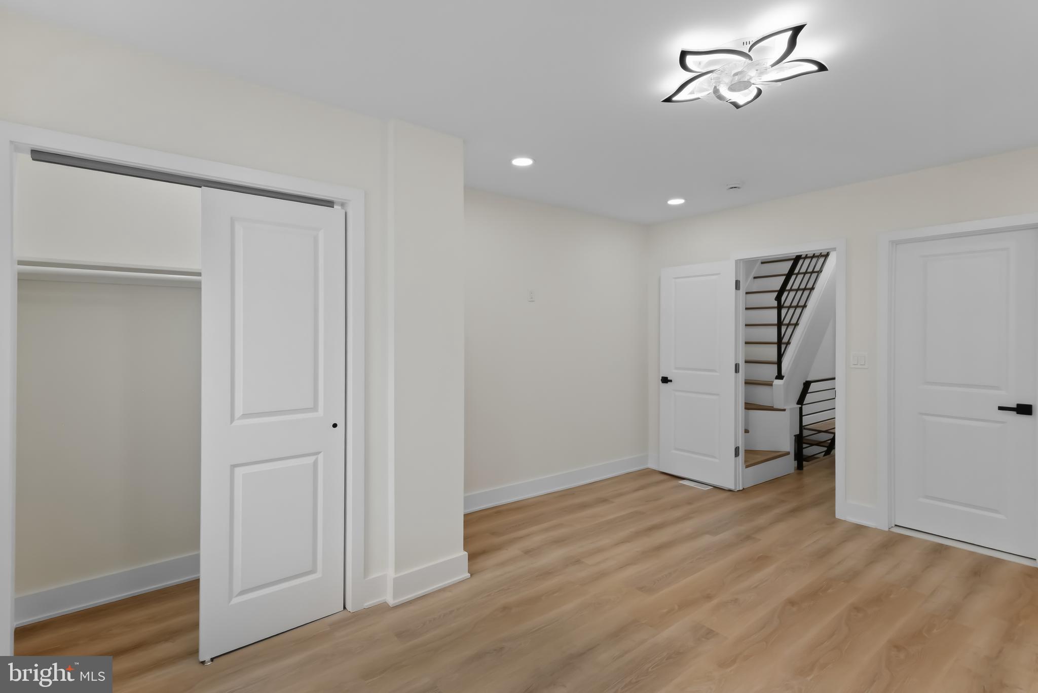 COBBS CREEK - Residential